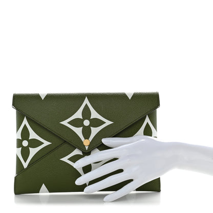 Louis Vuitton Monogram Giant Kirigami Pochette Set 2 of 11