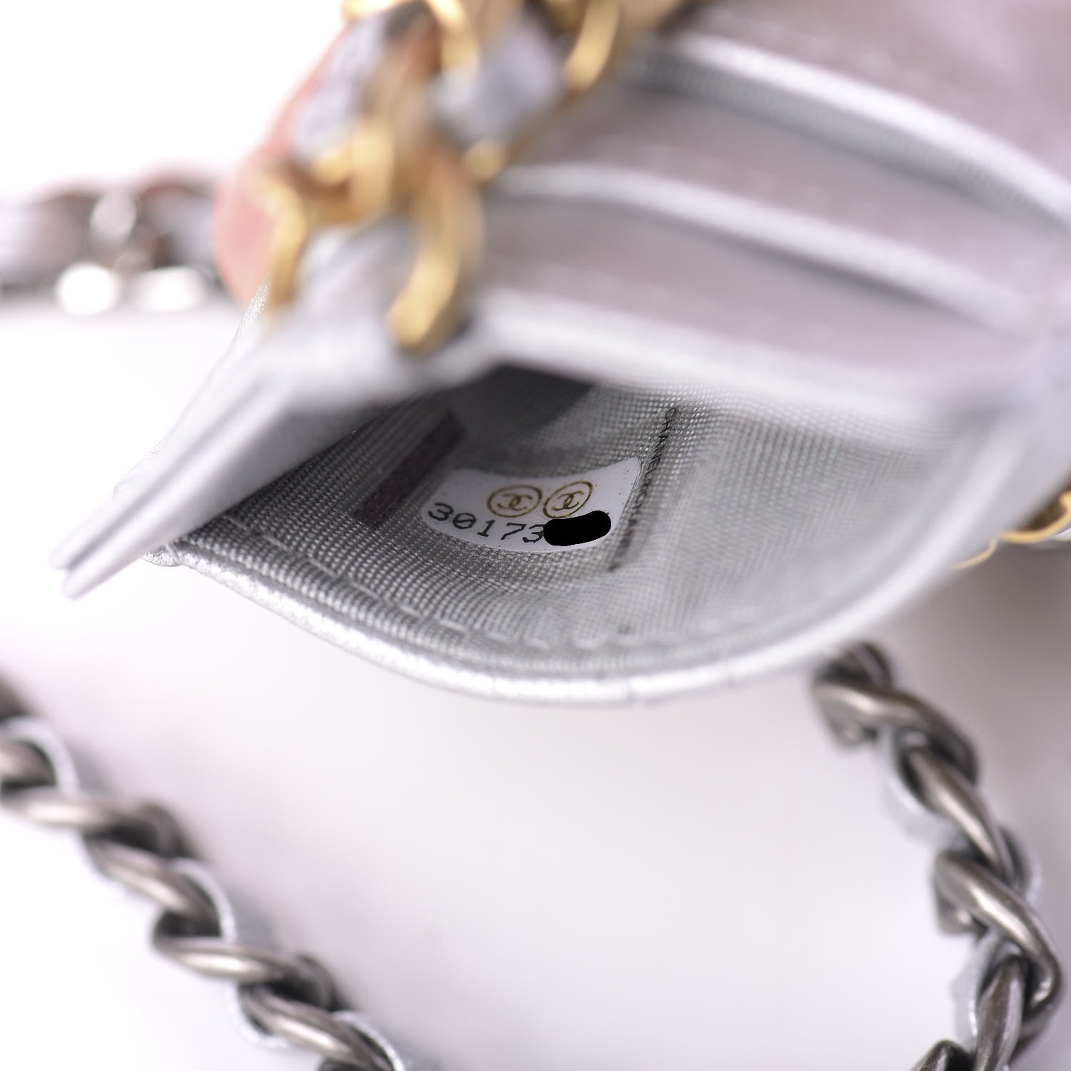 Chanel Metallic Goatskin Quilted 19 Card Holder On Chain Silver 5 of 10