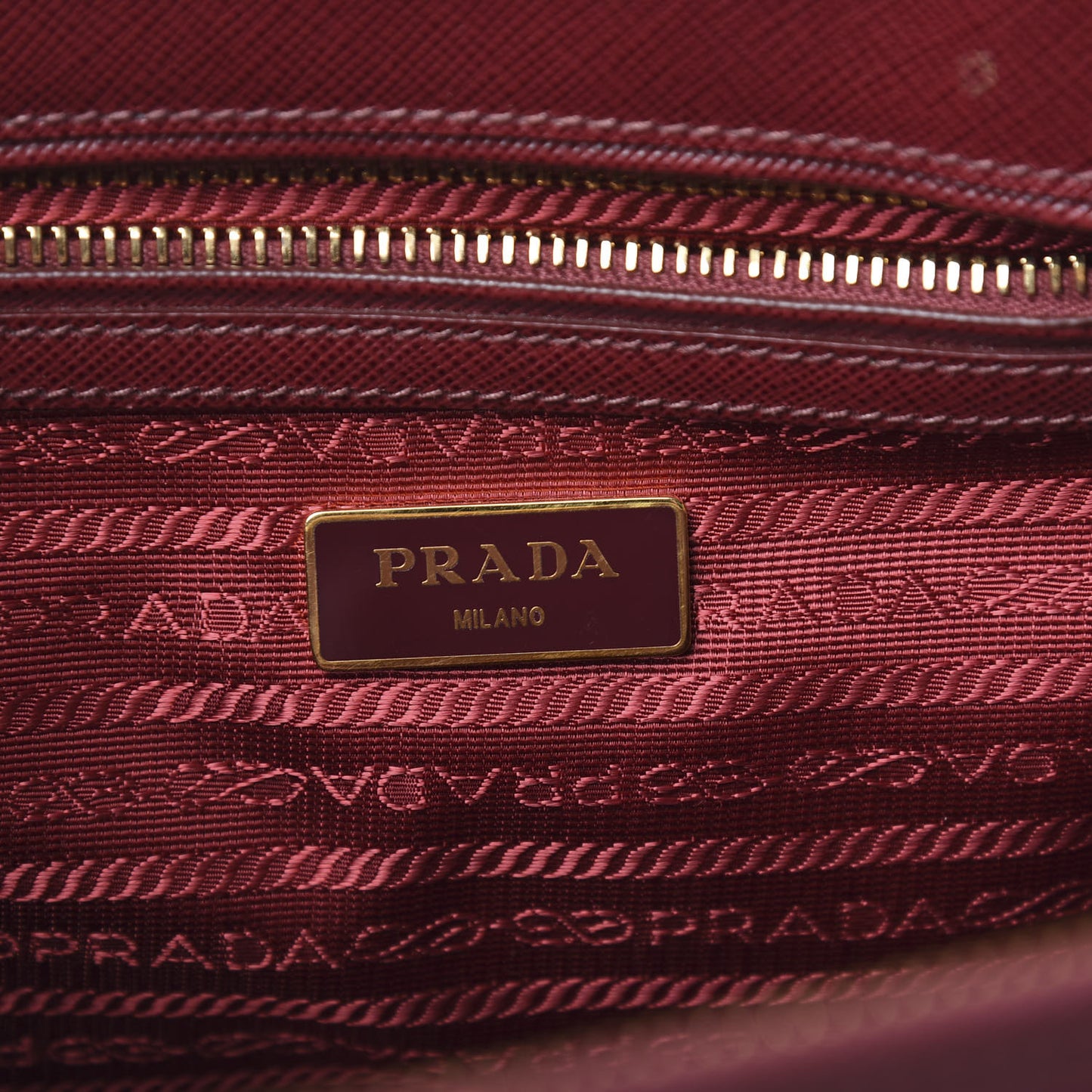 Saffiano Medium Galleria Double Zip Tote Cherry