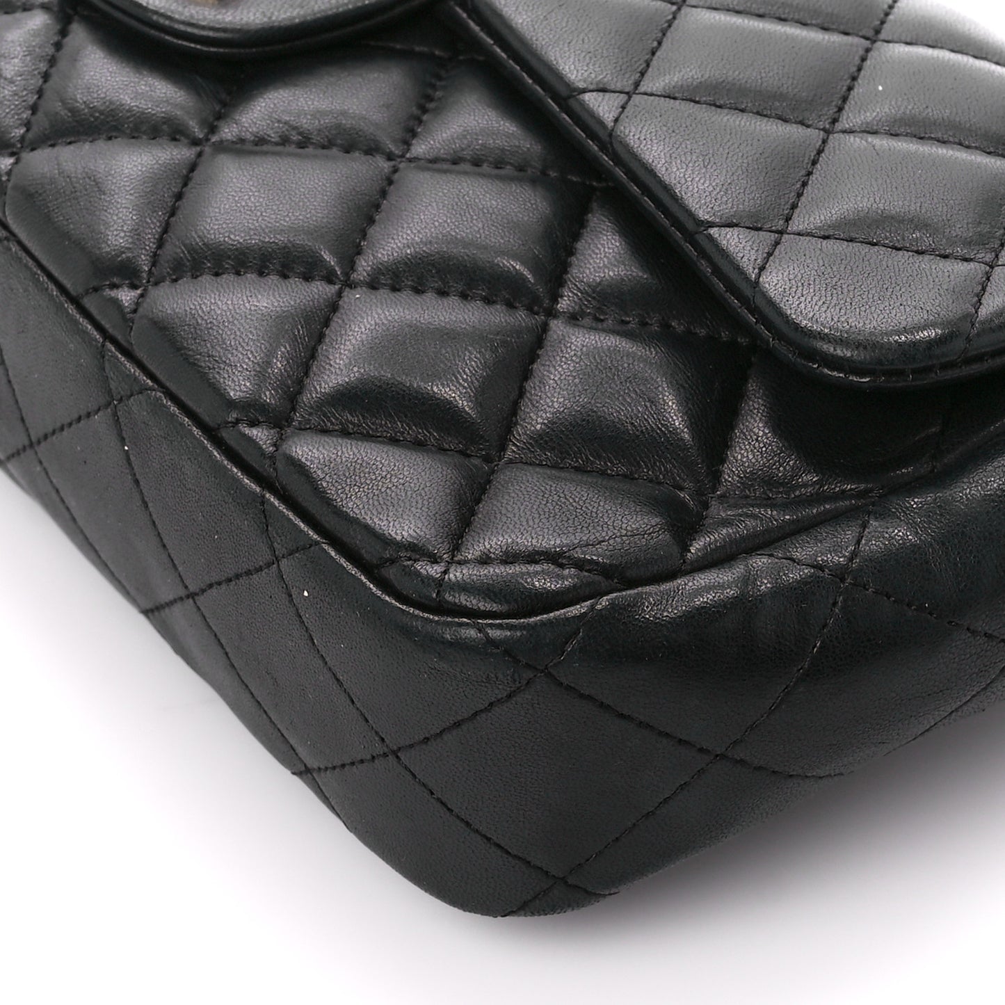 Lambskin Quilted East West Flap Black