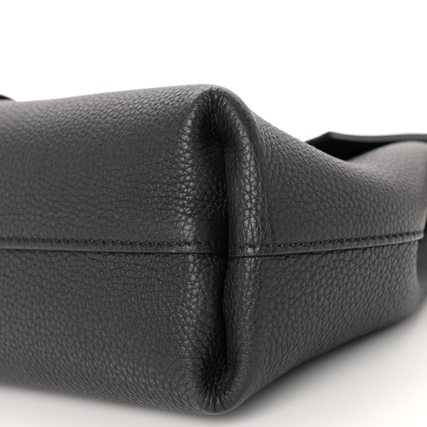 Pebbled Calfskin Small VRing Chain Shoulder Bag Black