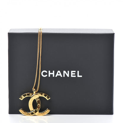 Chanel Metal CC Paris Button Necklace Gold 6 of 6
