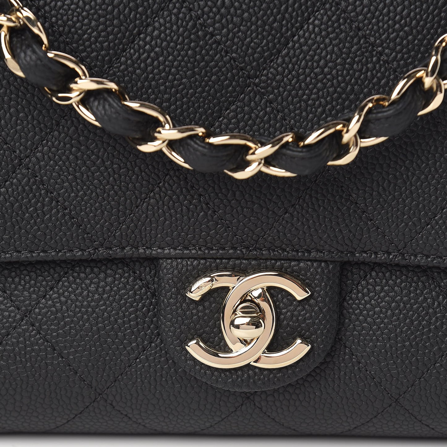 Caviar Quilted City Walk Flap Black