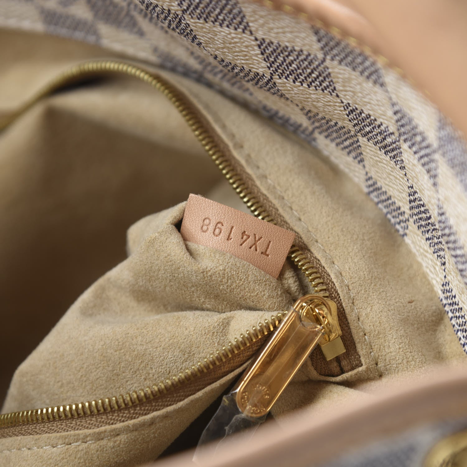 Louis Vuitton Damier Azur Artsy MM 10 of 11