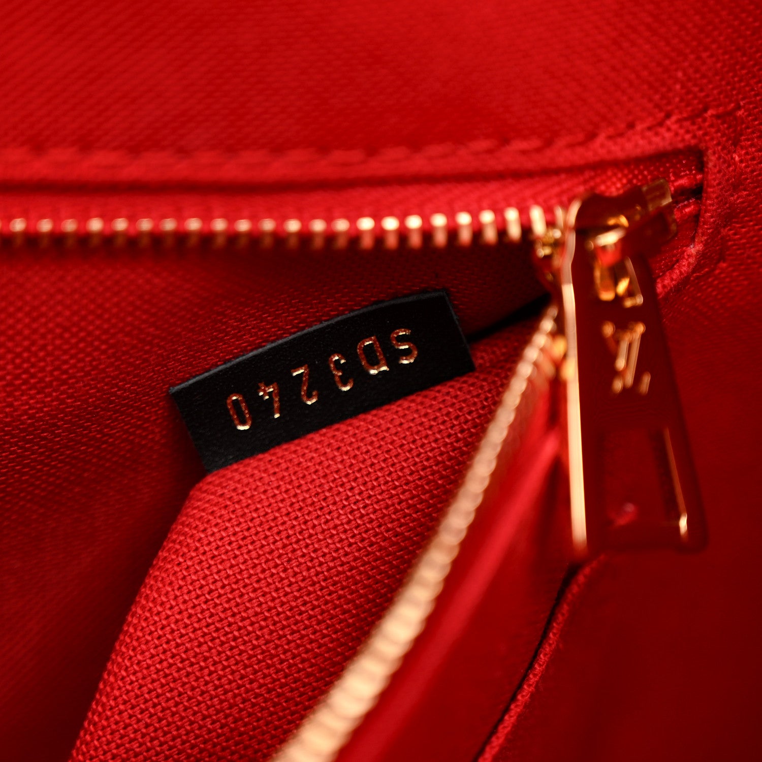 Louis Vuitton Reverse Monogram Giant Onthego MM 7 of 10