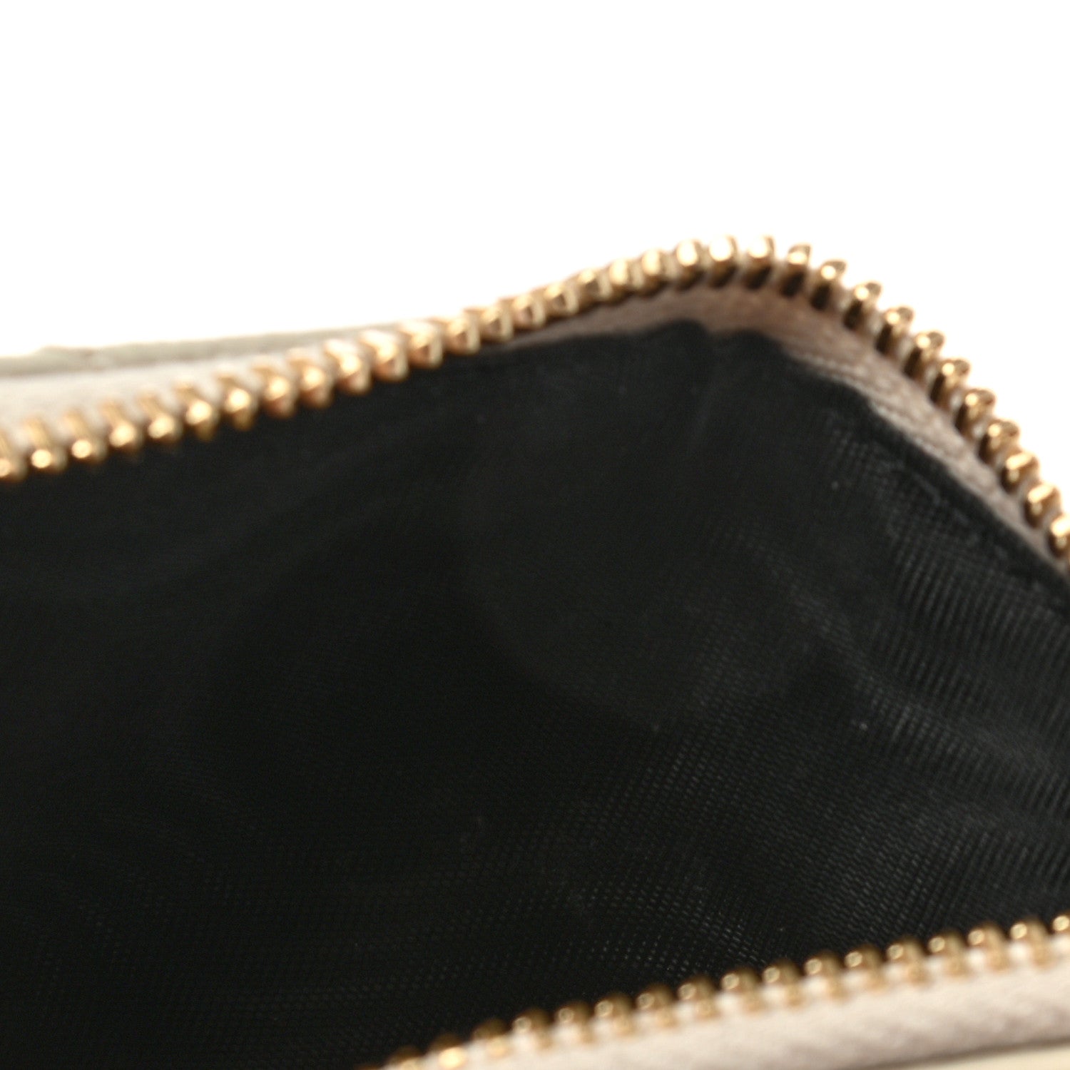 Saint Laurent Grain De Poudre Matelasse Chevron Monogram Zipped Card Case White 8 of 9