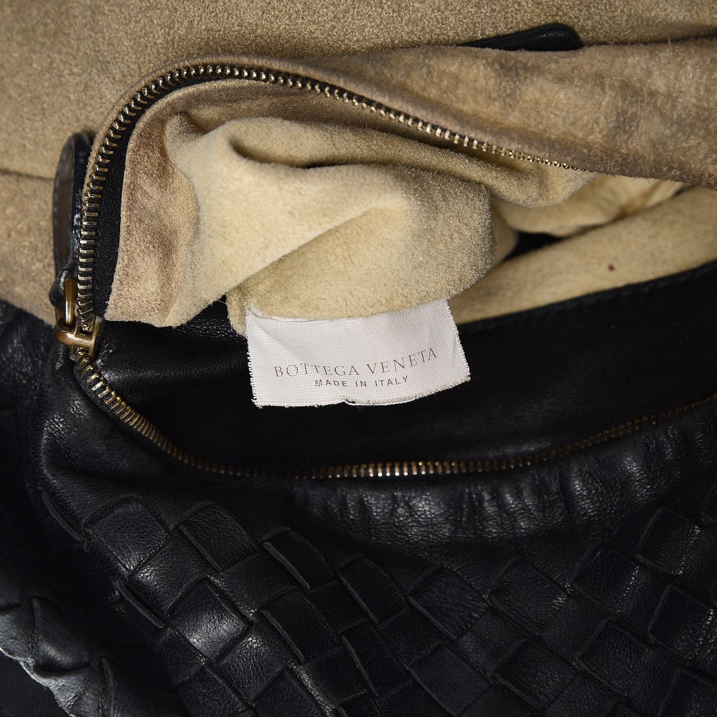 Nappa Intrecciato Medium Garda Bag Black