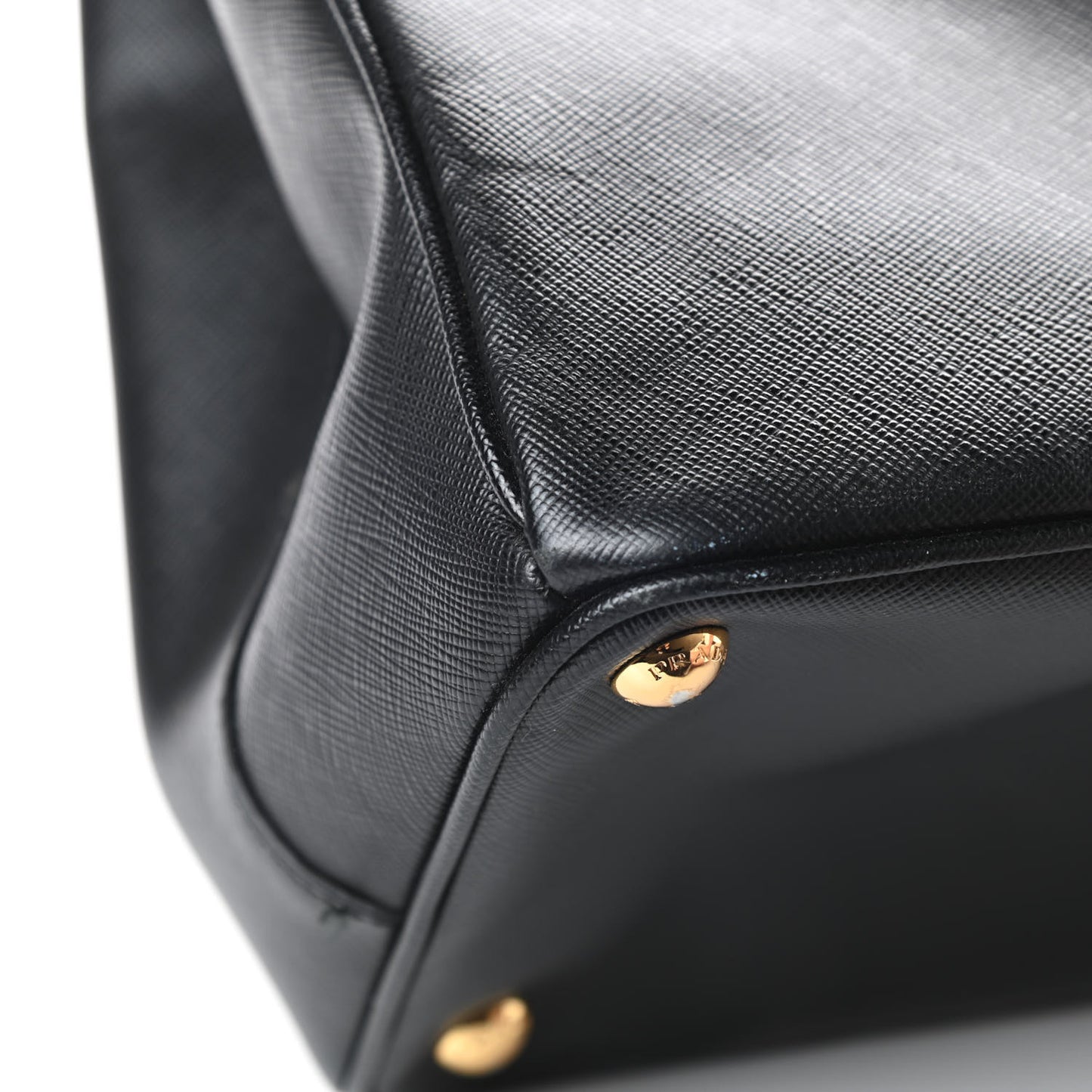 Saffiano Medium Galleria Double Zip Tote Black