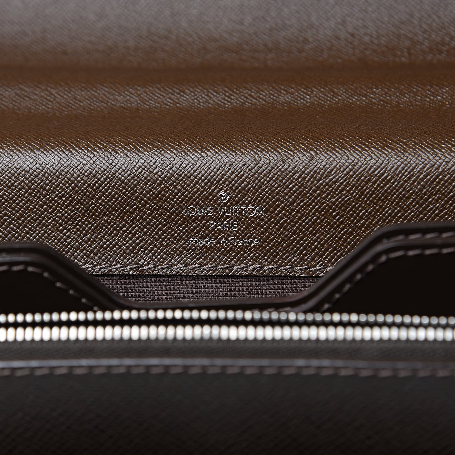 Louis Vuitton Taiga Neo Robusto 2 Compartment Briefcase Grizzli 6 of 11