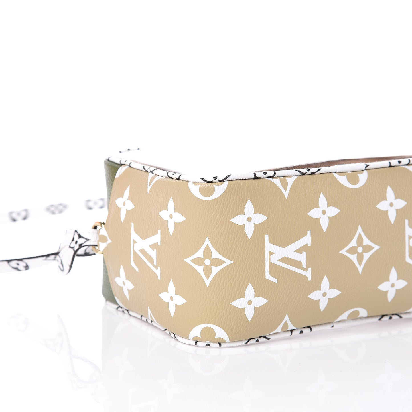 Monogram Giant Beach Pouch Kaki