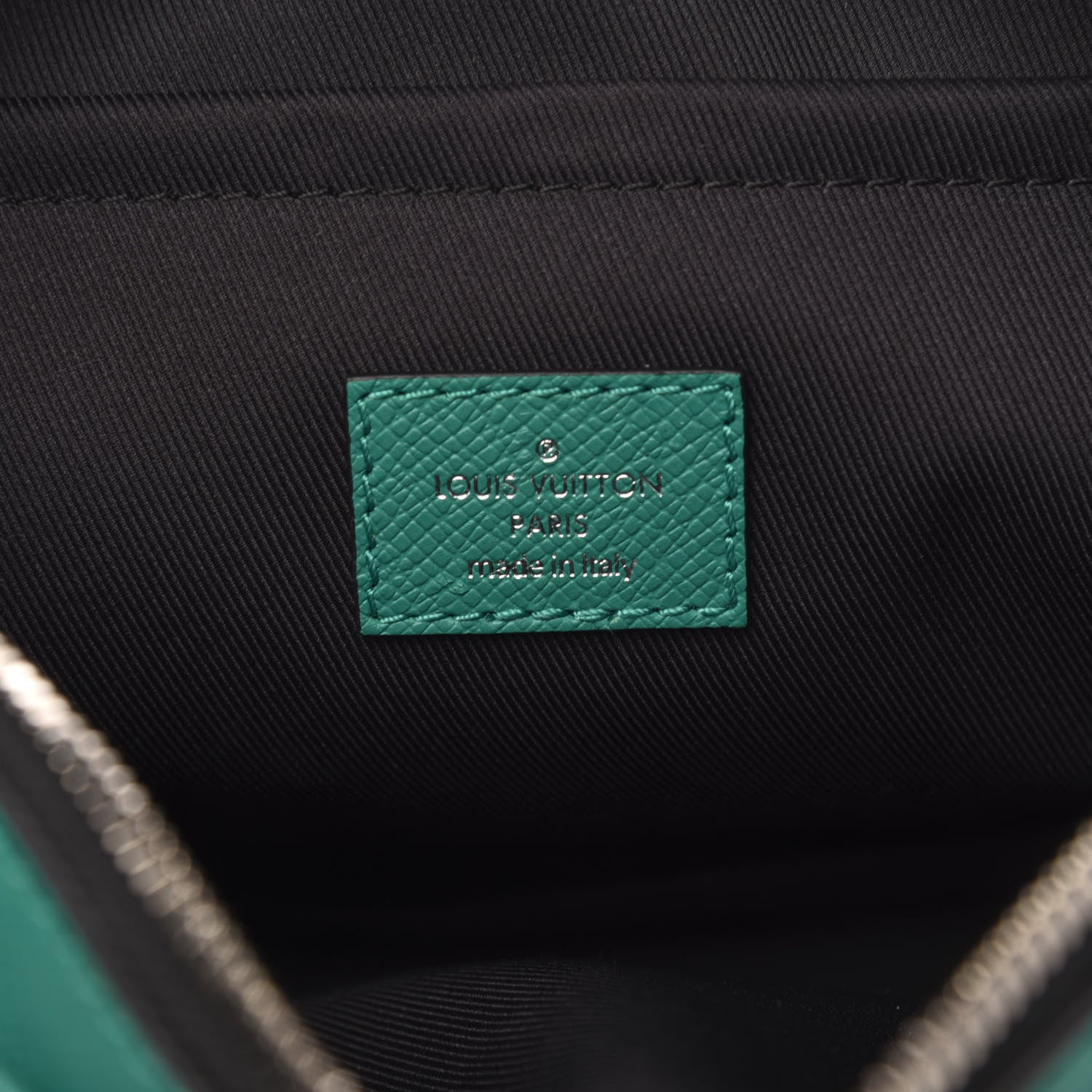 Louis Vuitton Taiga Monogram Outdoor Messenger Vert 6 of 9