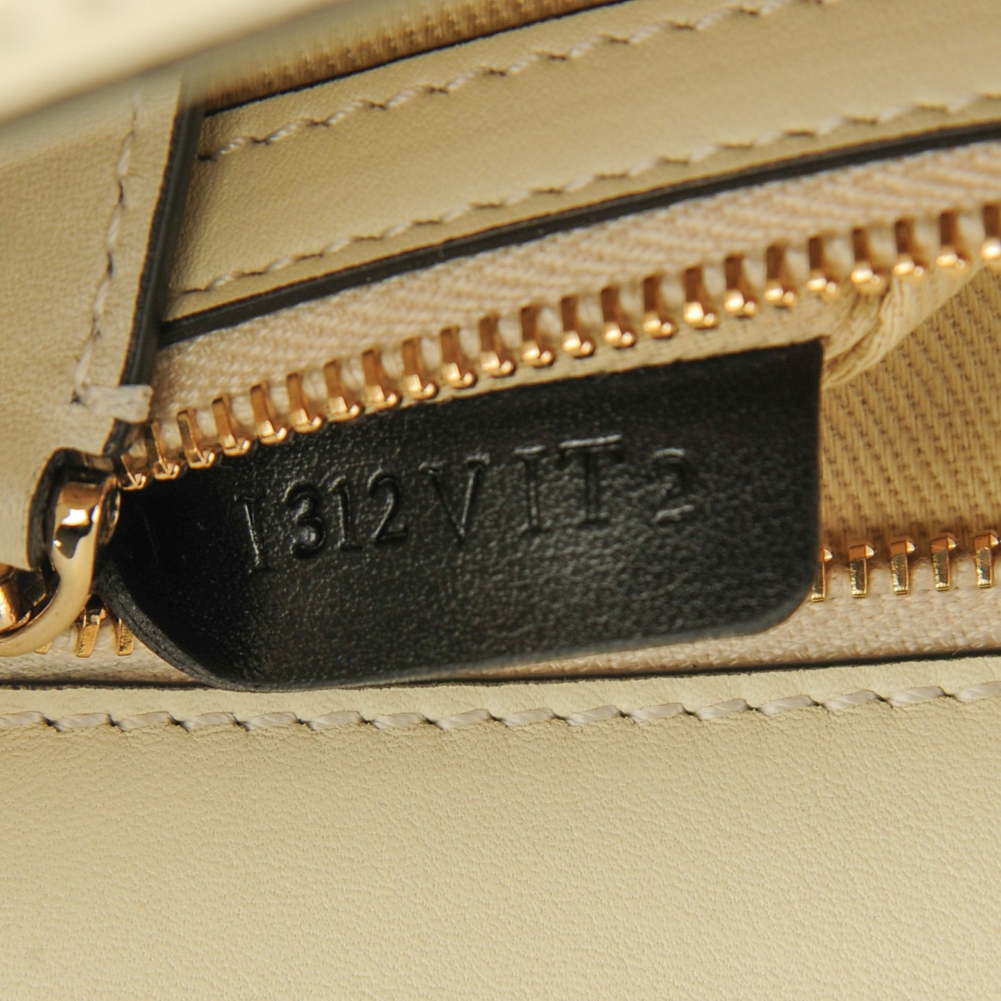 Vitello Small Glam Lock Rockstud Flap Ivory