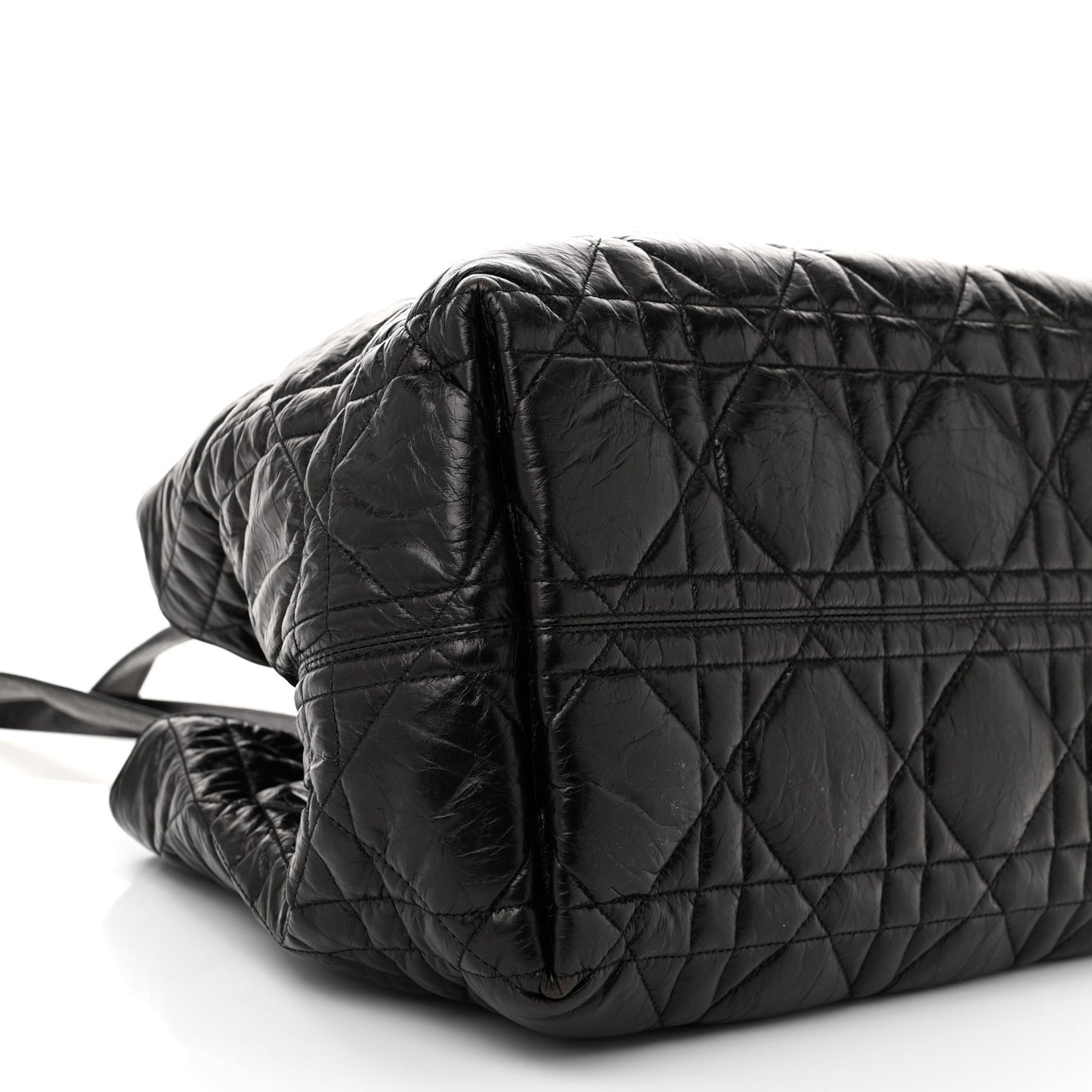 Crinkled Calfskin Macrocannage Large Toujours Black