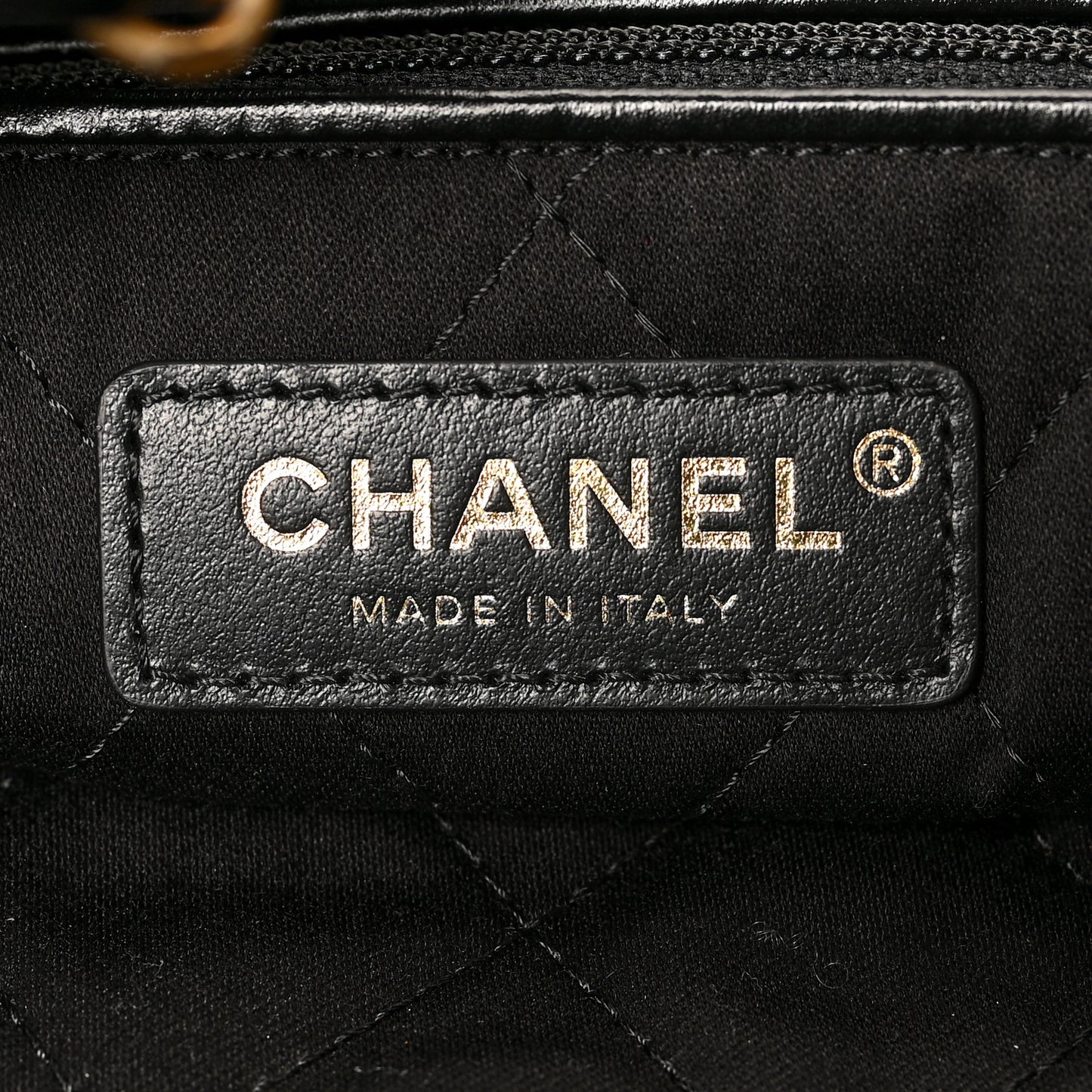 Shiny Calfskin Quilted Chanel 22 Black