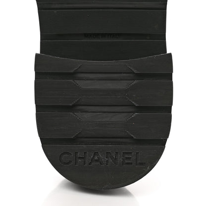 Chanel Shiny Goatskin Calfskin Quilted Lace Up Combat Boots 36 White Black 8 of 8