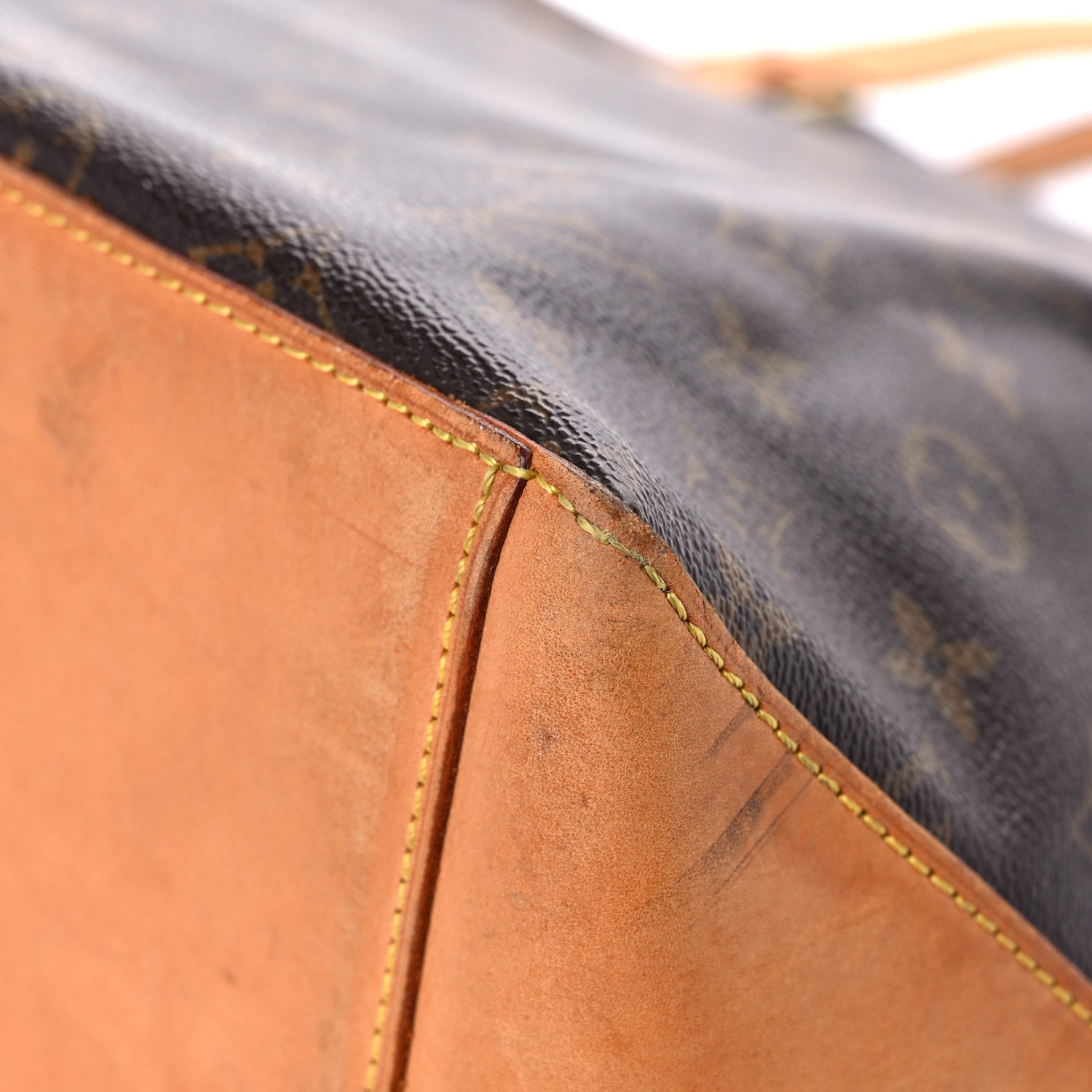 Louis Vuitton Monogram Cabas Mezzo 11 of 20