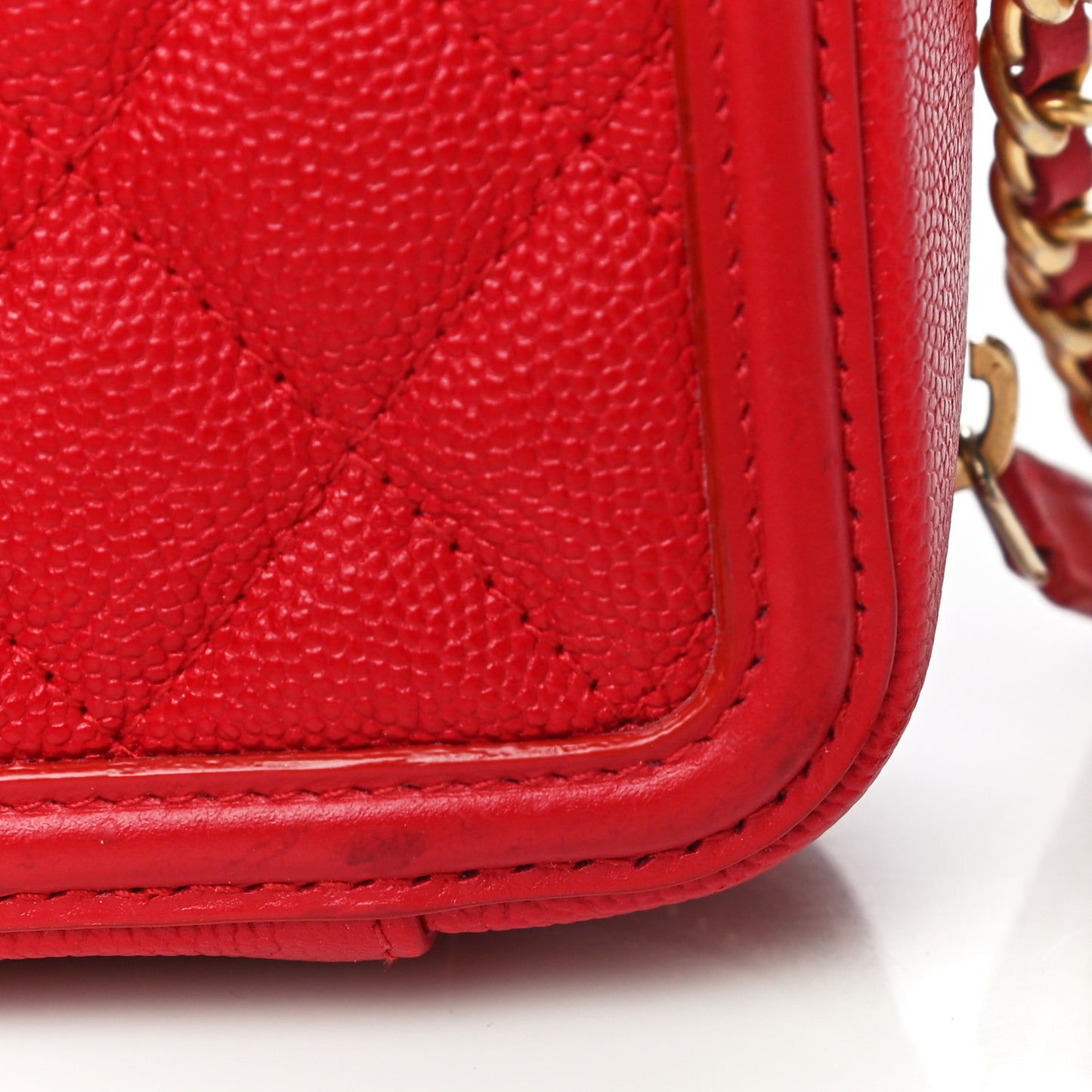 Caviar Quilted Filigree Vanity Clutch With Chain Red