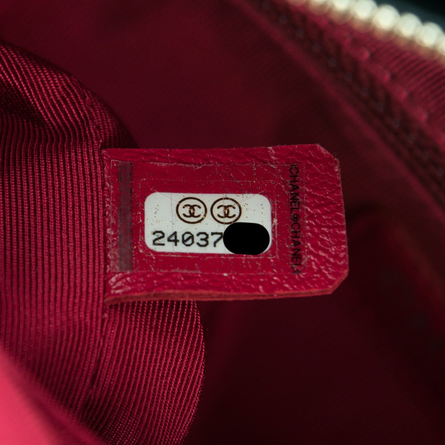 Aged Calfskin Quilted Medium Gabrielle Hobo Black