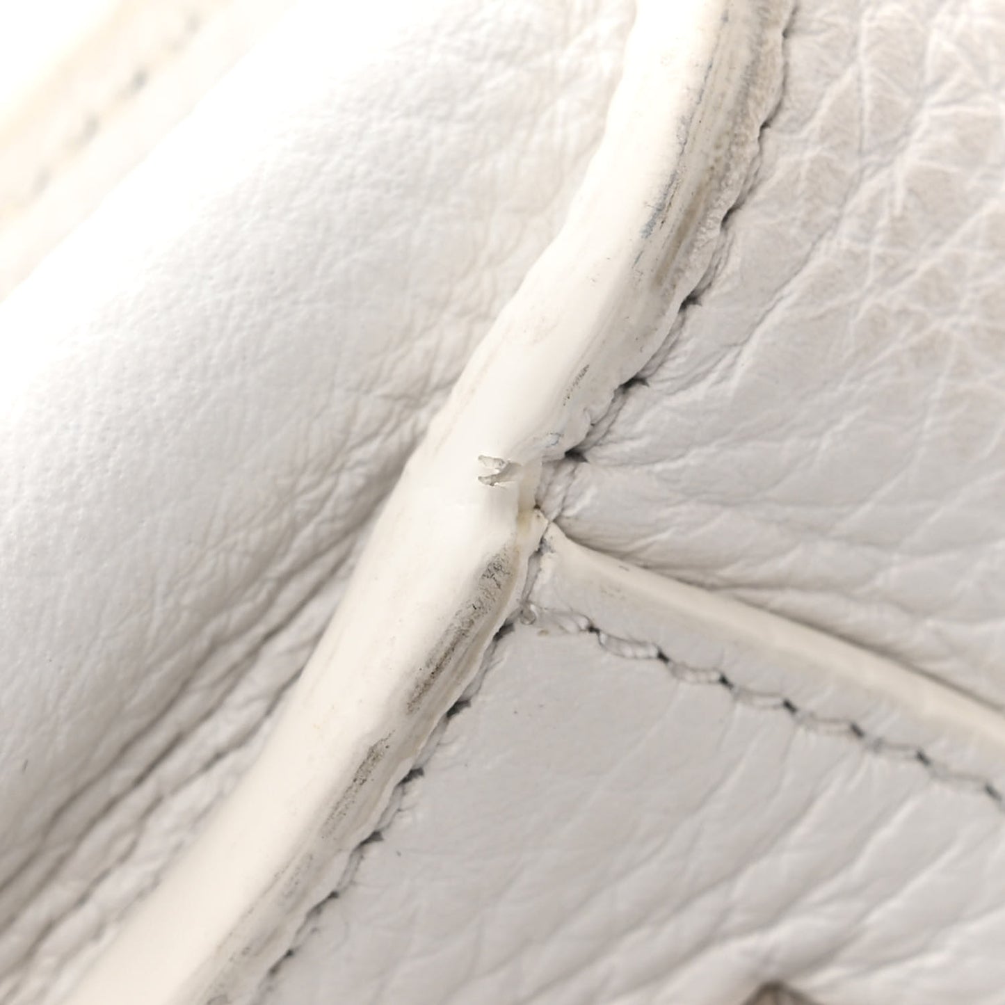 Grained Calfskin Soft Margaux 17 White