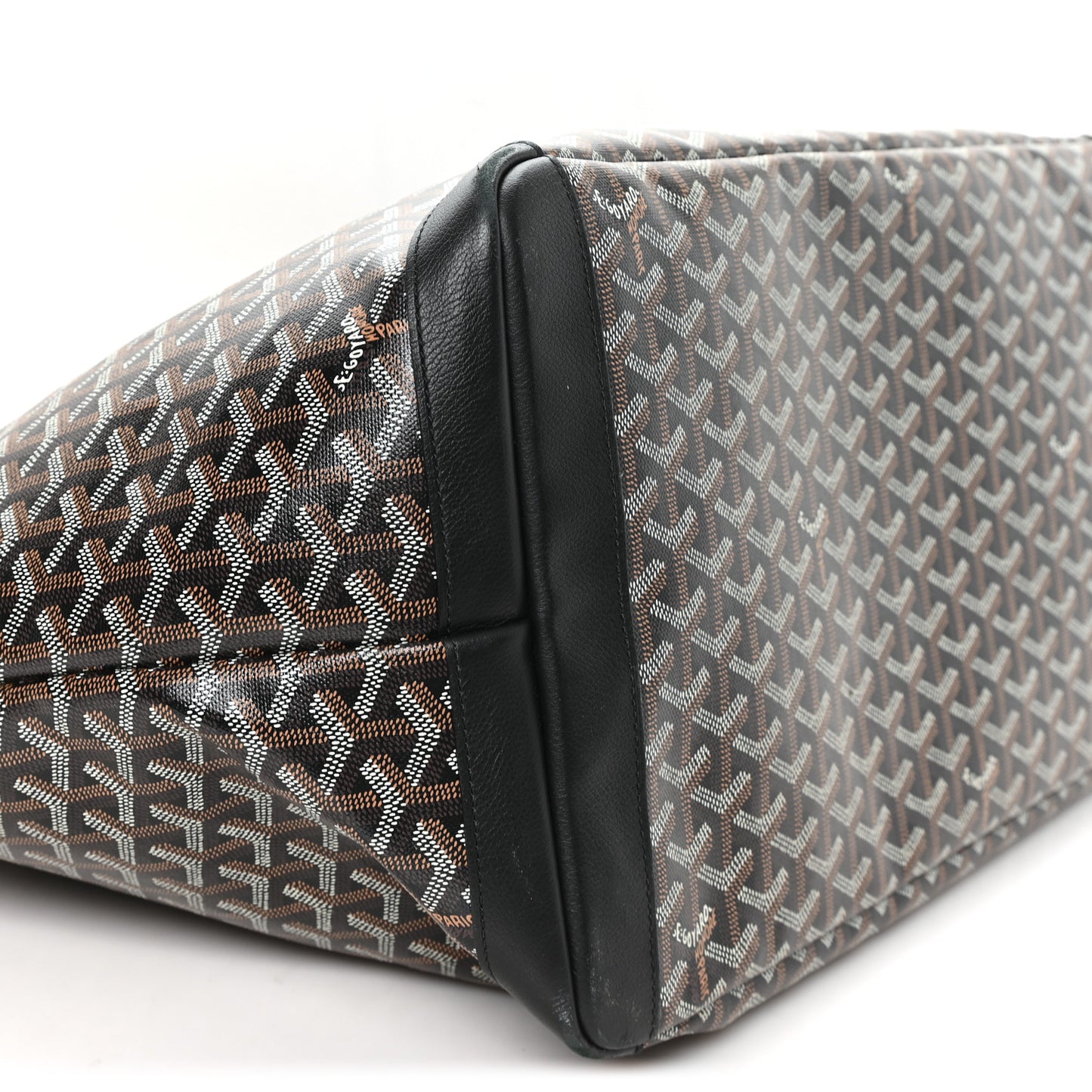 Goyardine Artois GM Black