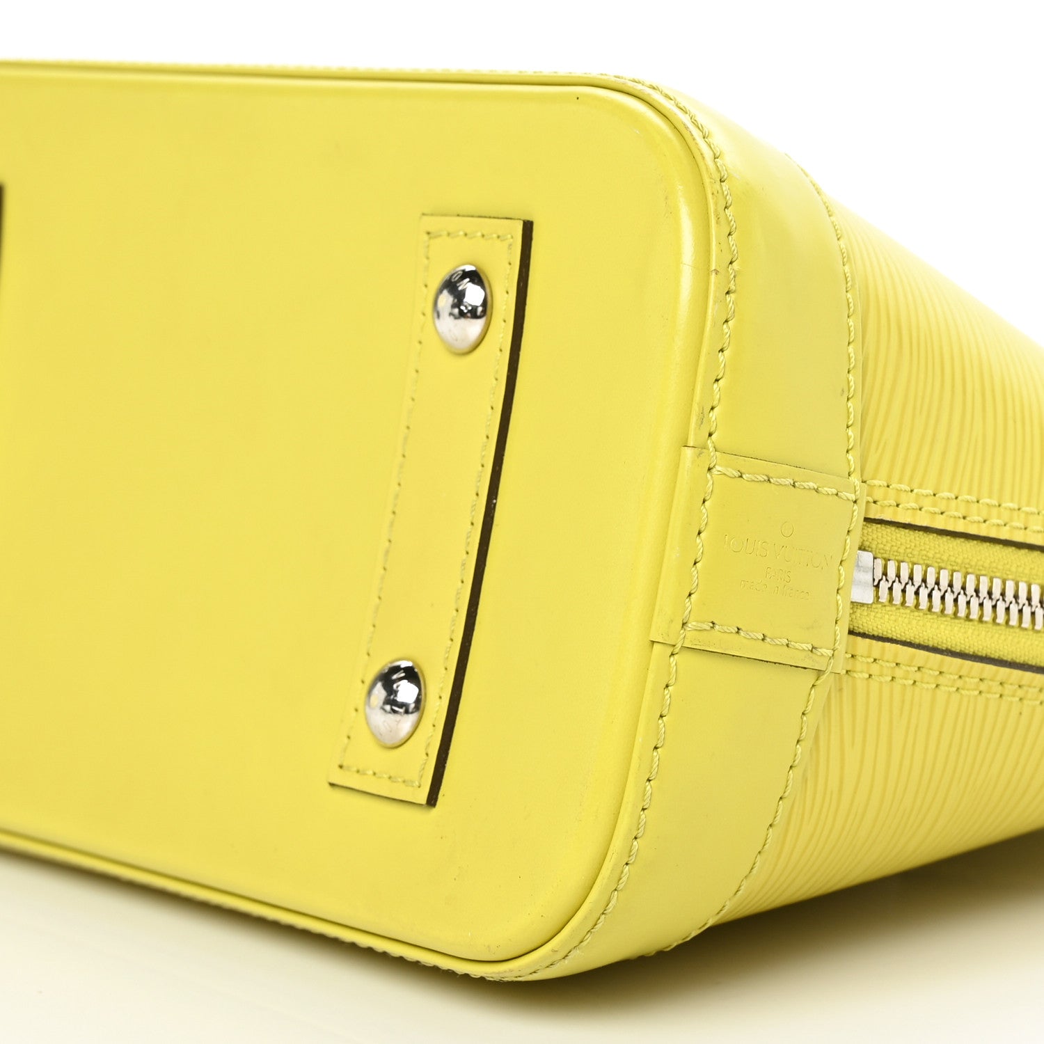 Louis Vuitton Epi Alma BB Pistache 7 of 10