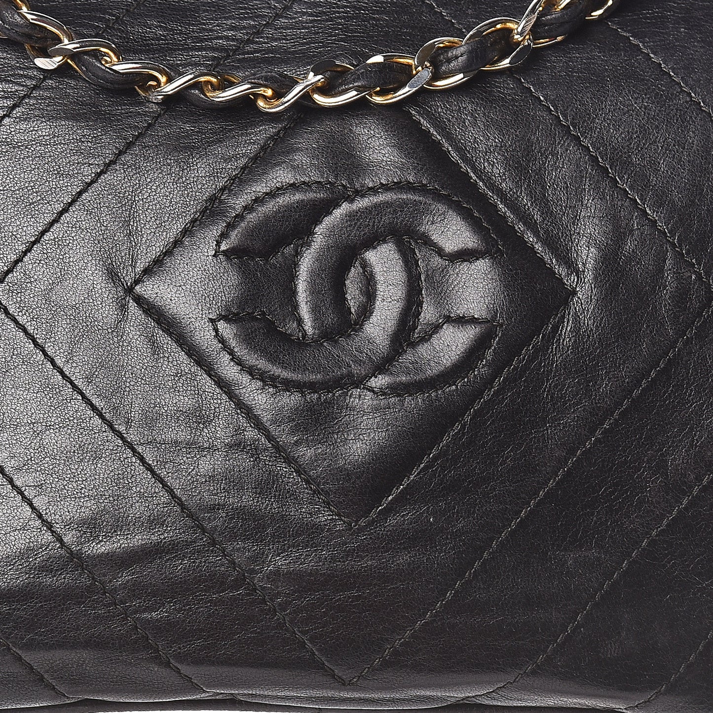 Lambskin Chevron Quilted Tassel Camera Case Black