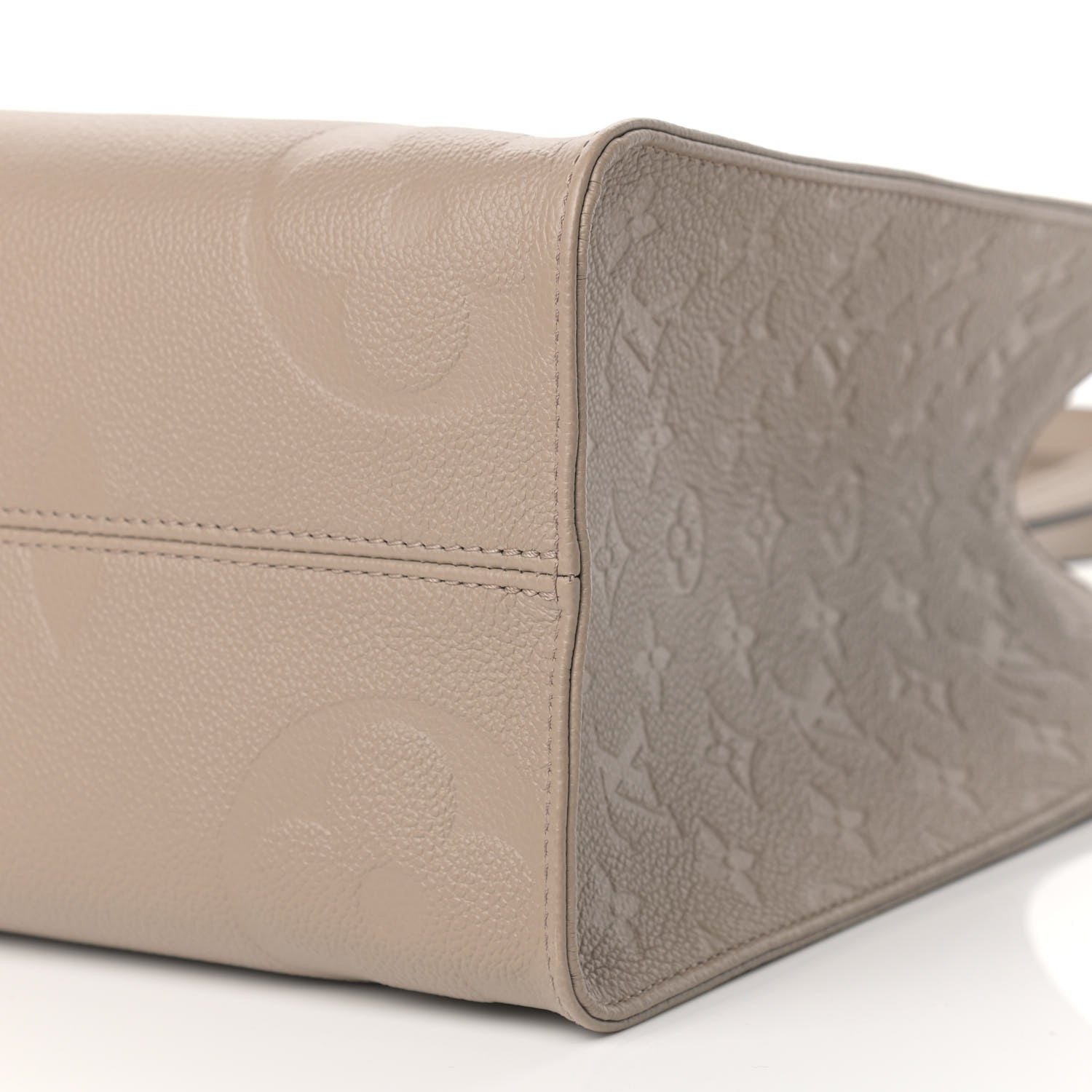 Louis Vuitton Empreinte Monogram Giant Onthego MM Tourterelle 8 of 8