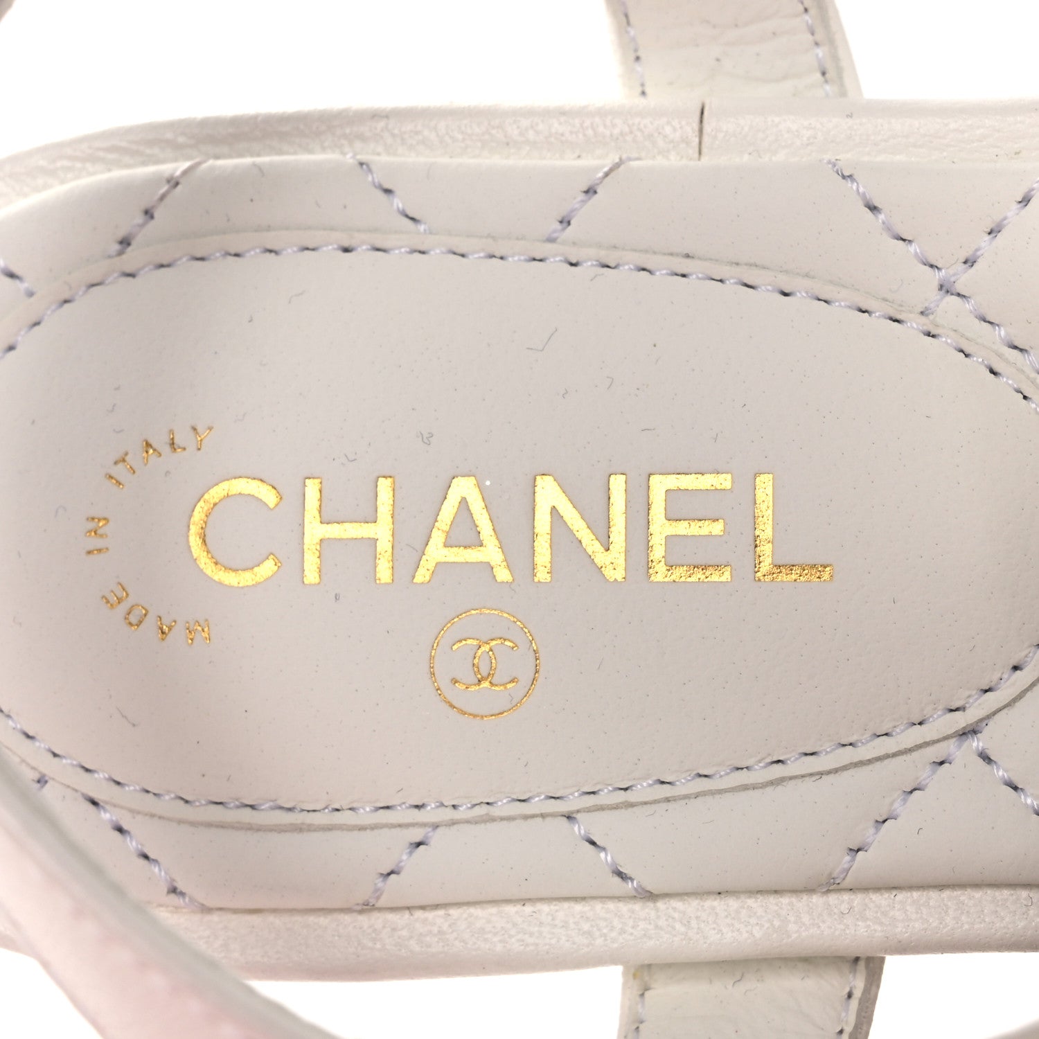 シャネルホワイトキャミソール ロゴ　36 CHANEL（キャミソール ・ ホワイト/白色系）のフリマアイテム一覧