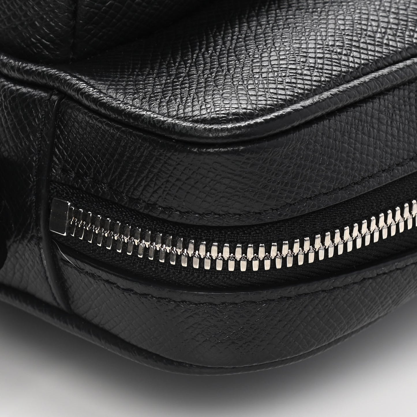 Taiga Monogram Eclipse Outdoor Messenger Black