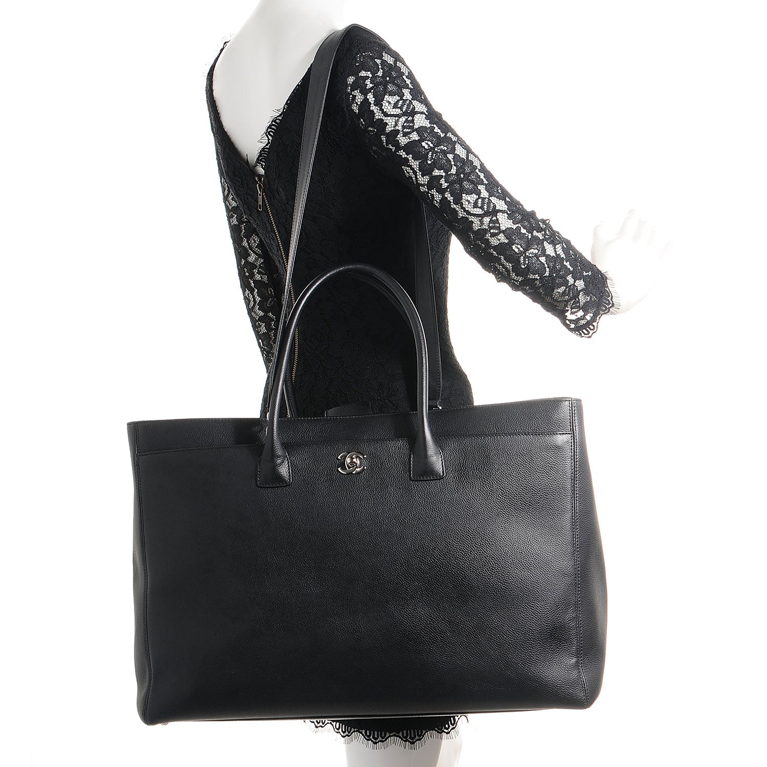 Chanel Calfskin XL Cerf Tote Black 2 of 7