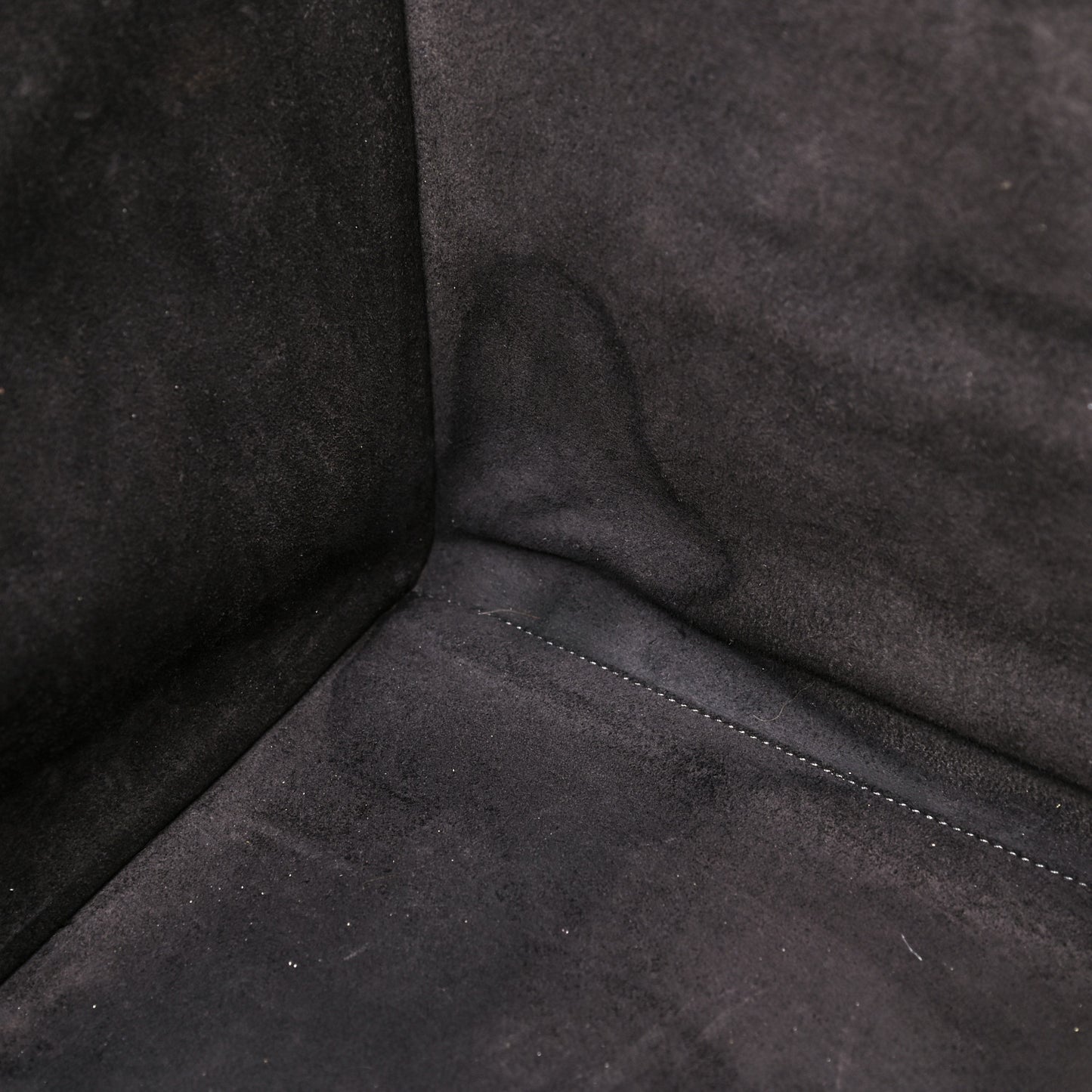 Smooth Calfskin Medium Phantom Luggage Grey
