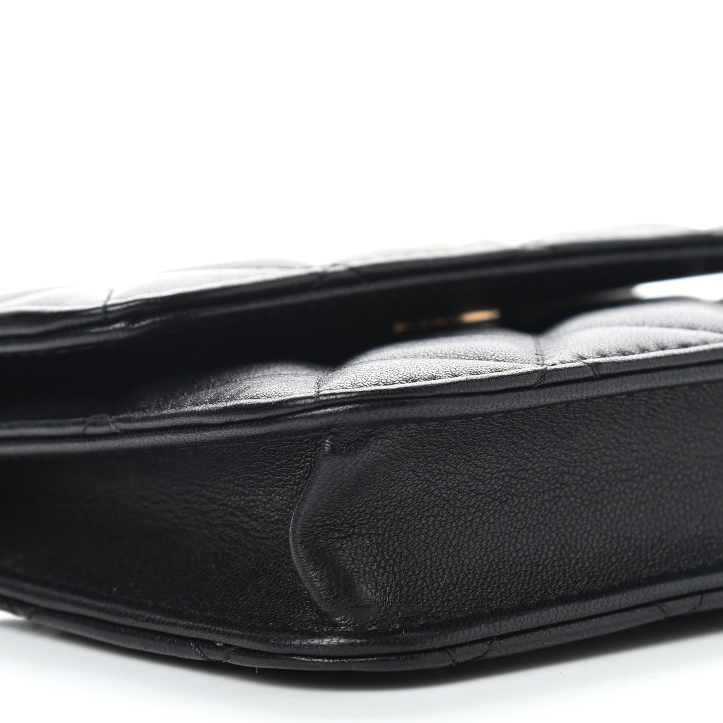 Lambskin Quilted Pearl Crush Clutch With Chain Black