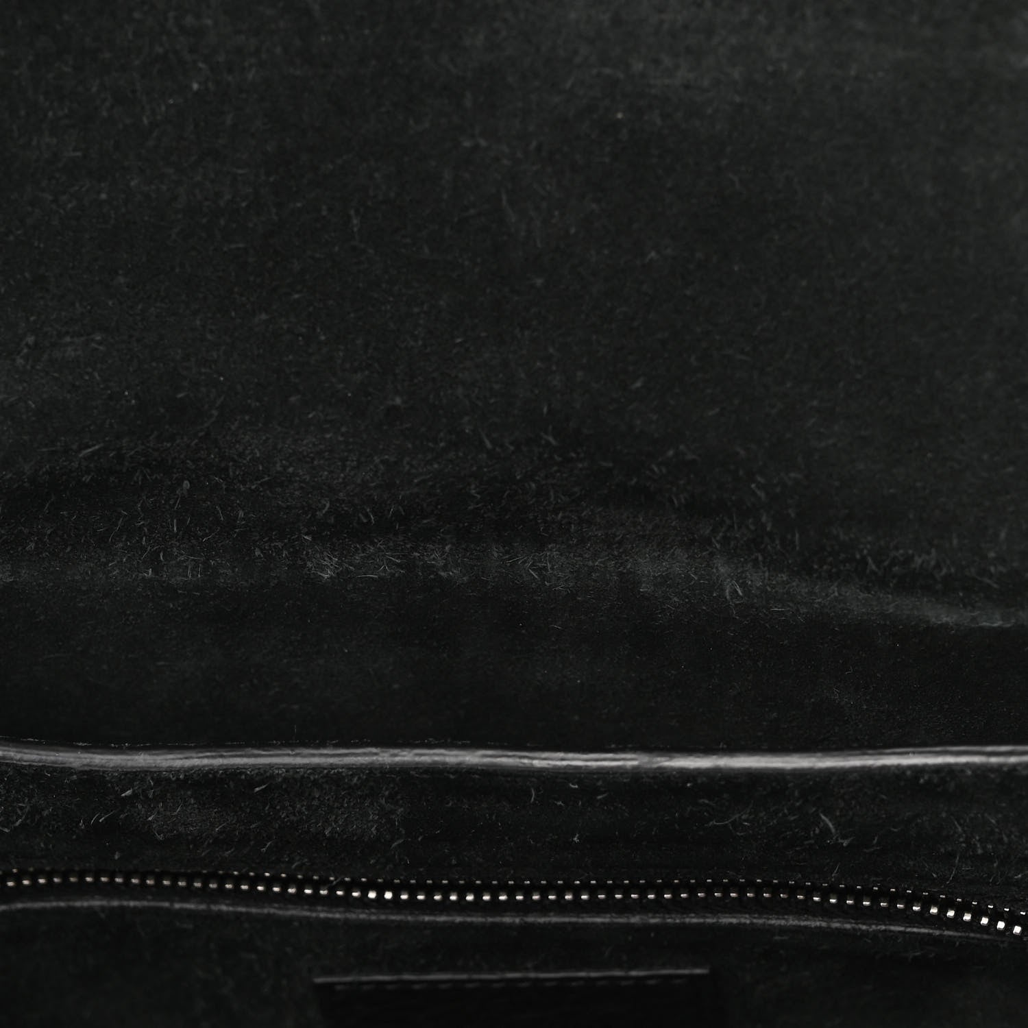 Valentino Garavani Pebbled Calfskin Medium Guitar Strap Rockstud Rolling Flap Saddle Bag Black 8 of 12