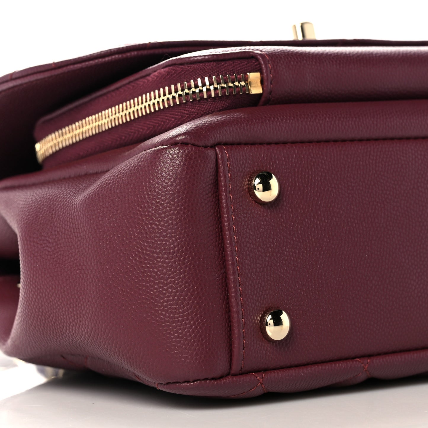 Caviar Quilted Medium Business Affinity Flap Burgundy