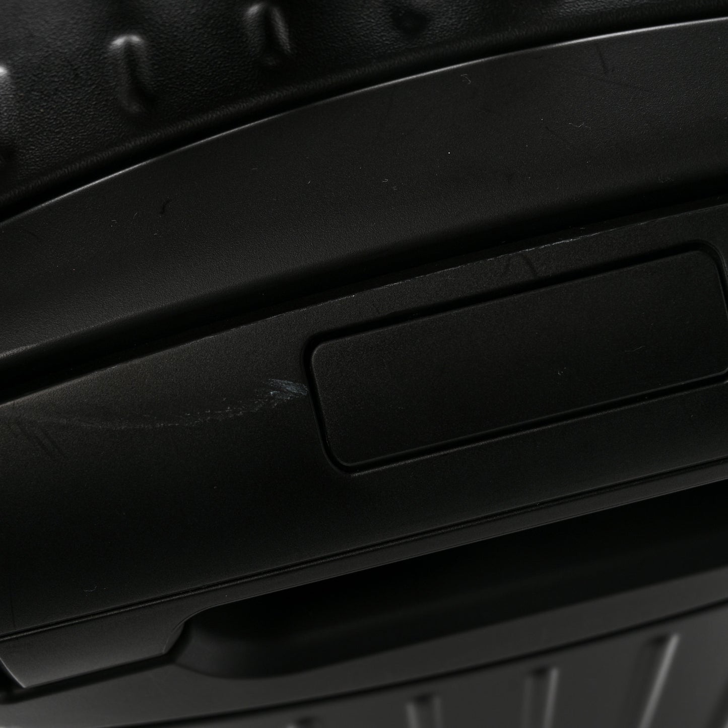 Matte Polycarbonate Essential Check-In L Black