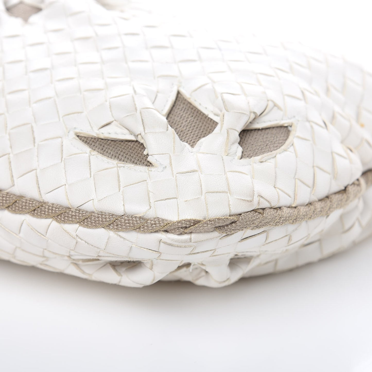 Nappa Intrecciato Flower Medium Veneta Hobo White