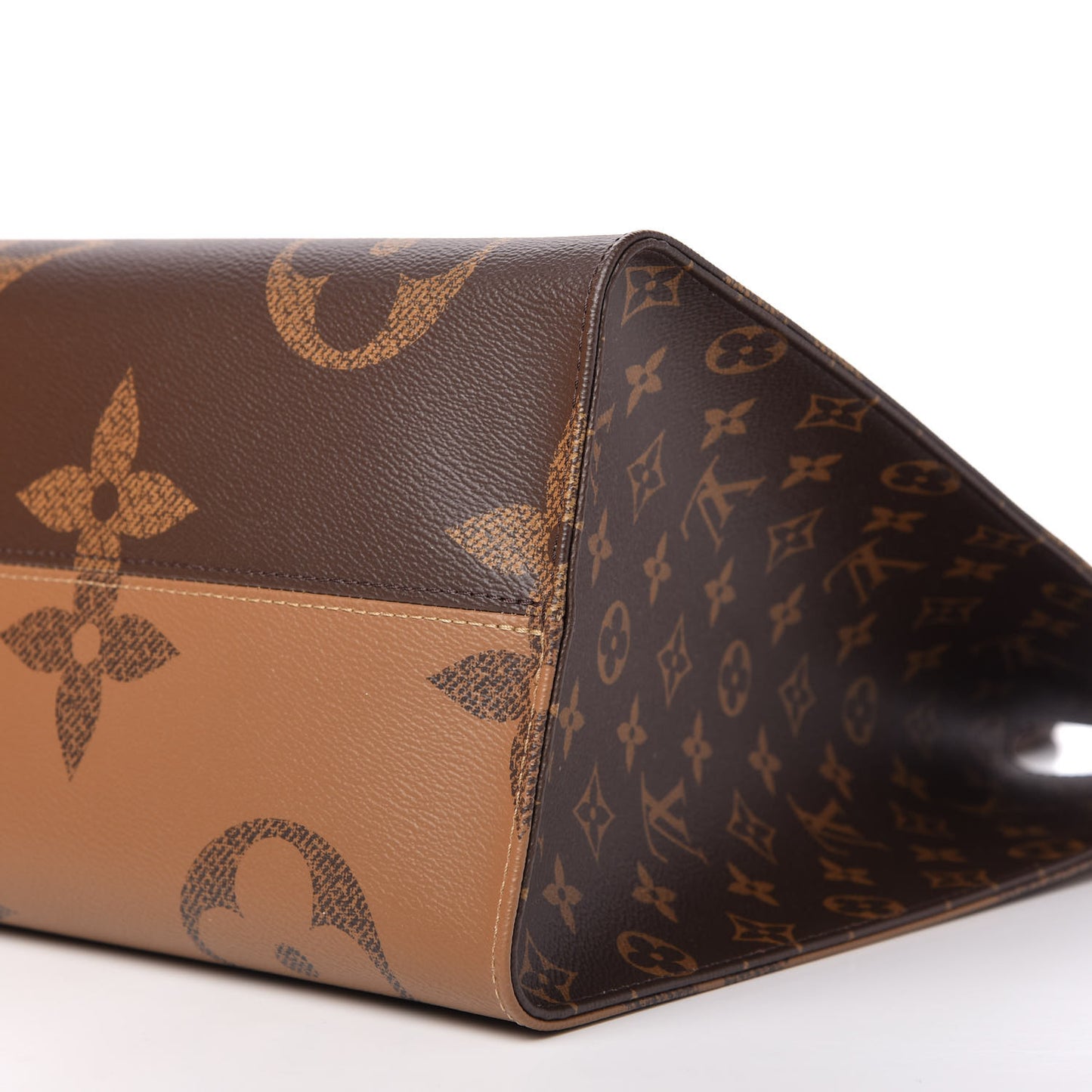 Reverse Monogram Giant Onthego GM