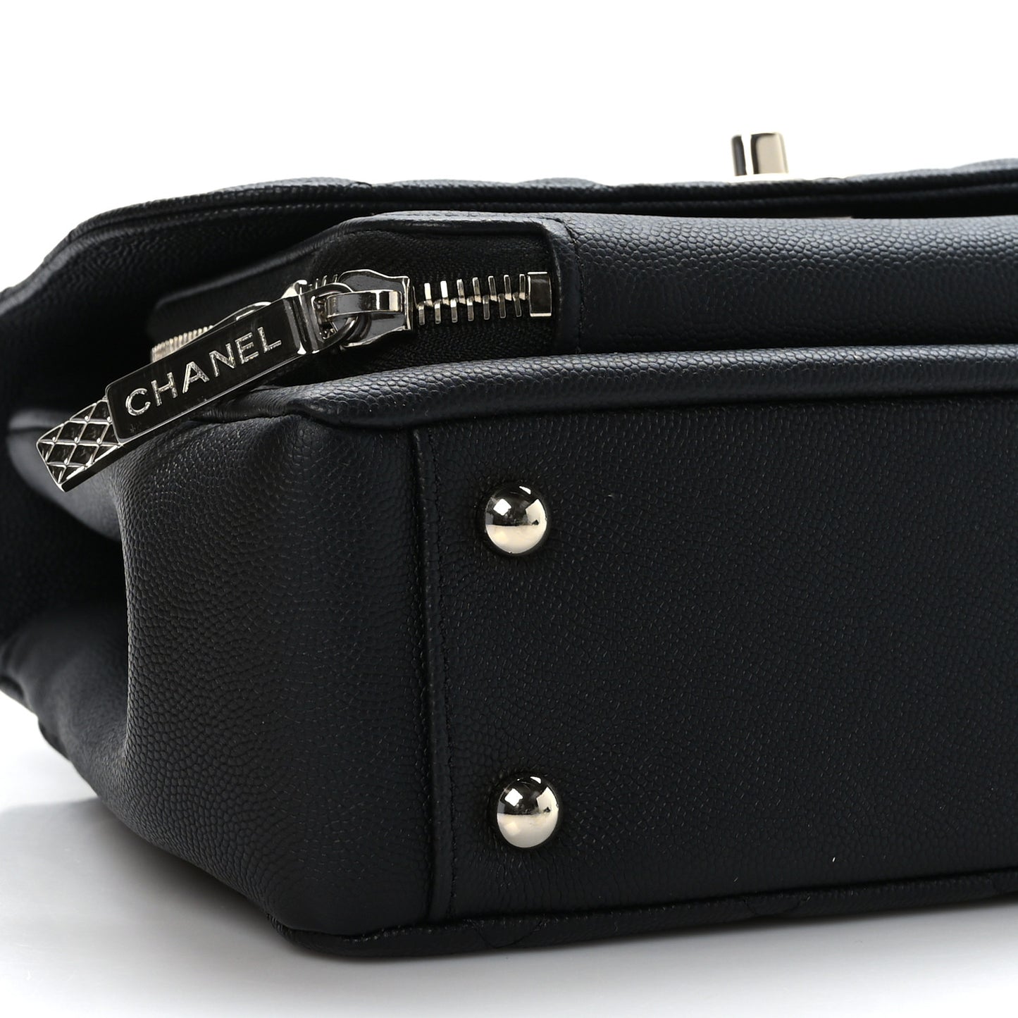 Caviar Quilted Medium Business Affinity Flap Black