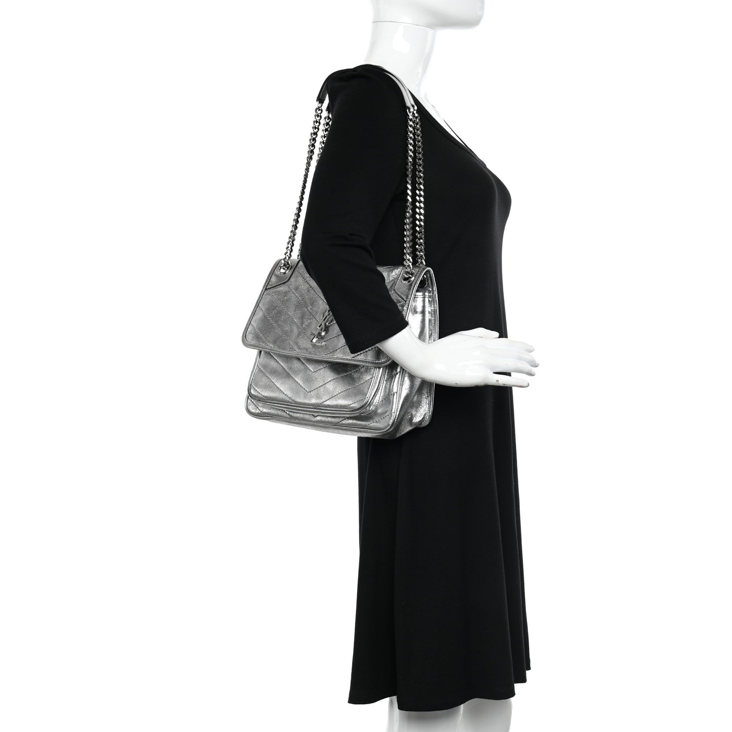 Saint Laurent Metallic Lambskin Matelasse Monogram Medium Niki Chain Satchel Argento 2 of 11