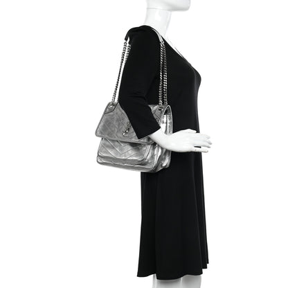 Saint Laurent Metallic Lambskin Matelasse Monogram Medium Niki Chain Satchel Argento 2 of 11