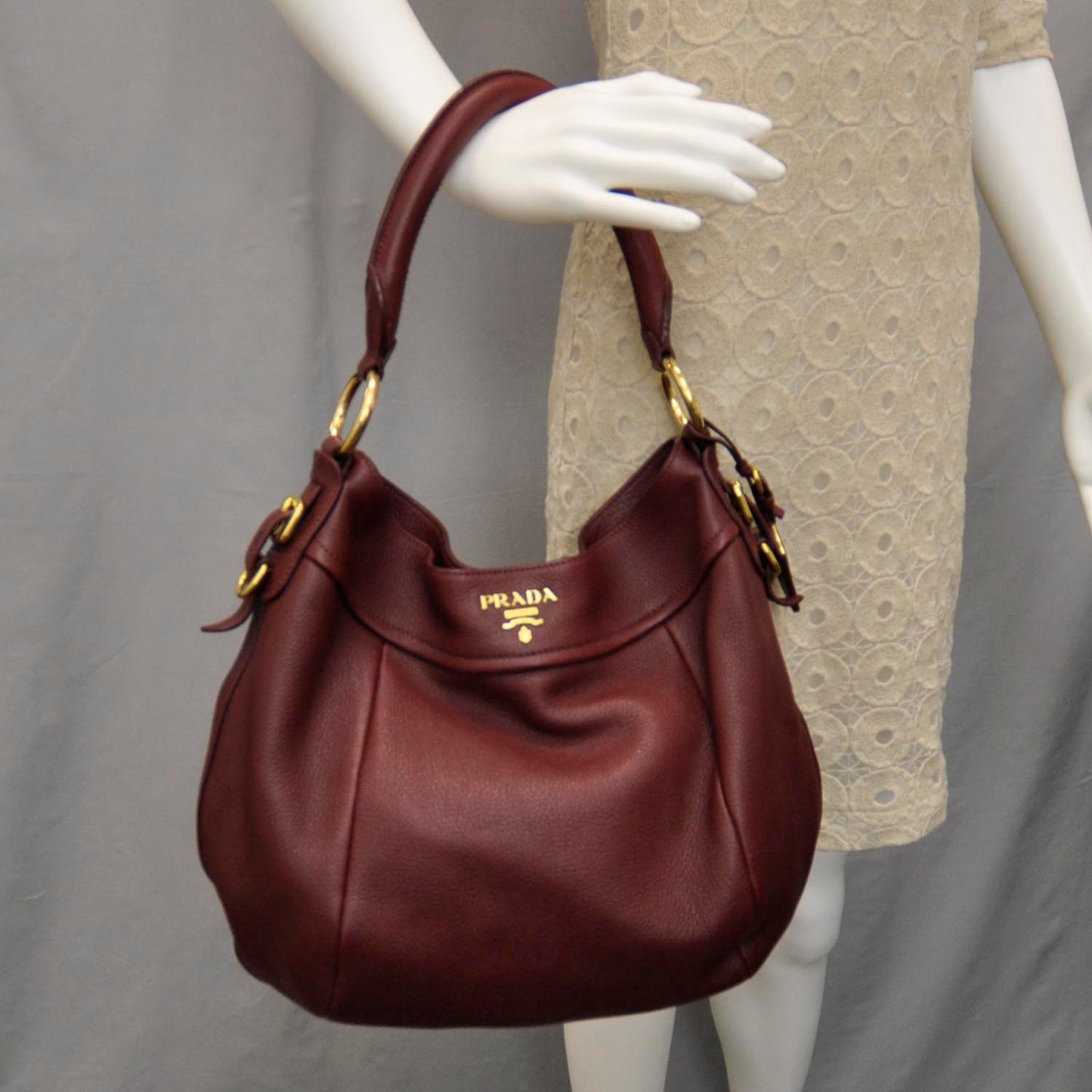 Vitello Daino Hobo Amaranto