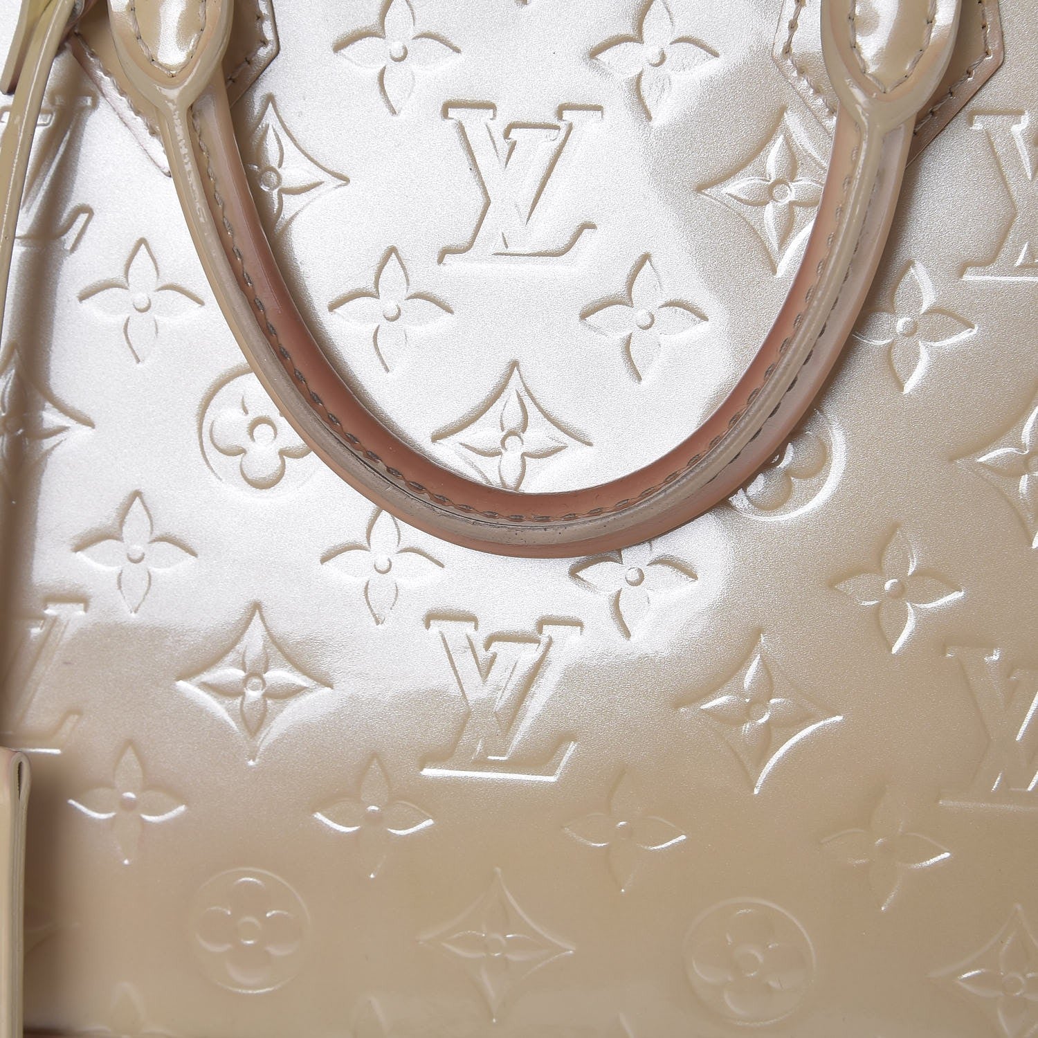 Louis Vuitton Vernis Alma PM Blanc Corail 8 of 26
