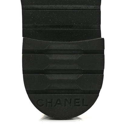 Chanel Shiny Goatskin Calfskin Quilted Lace Up Combat Boots 39 White Black 8 of 11