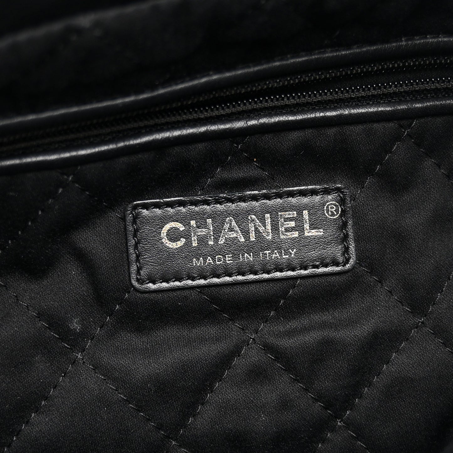 Shiny Calfskin Quilted Small Chanel 22 Black