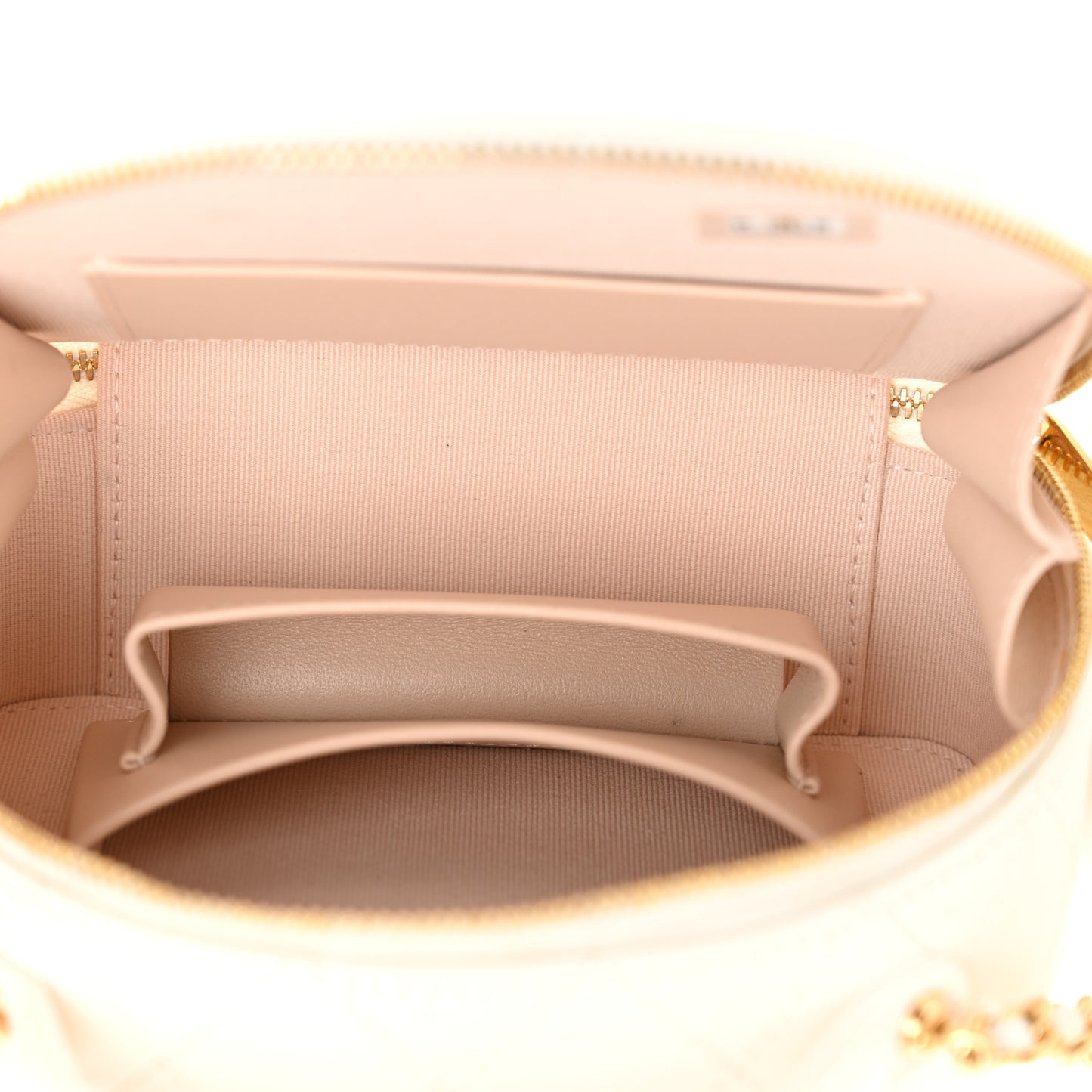 Lambskin Quilted Small Chic Riviera Top Handle Vanity Case White