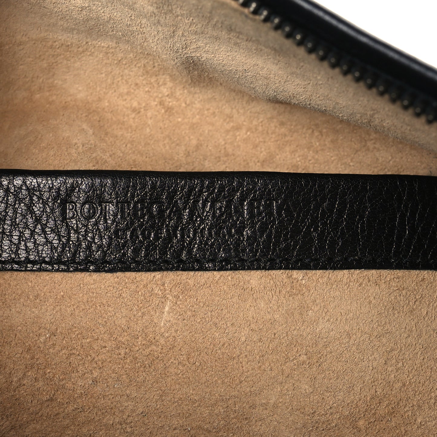 Cervo Iguila Shoulder Bag Black