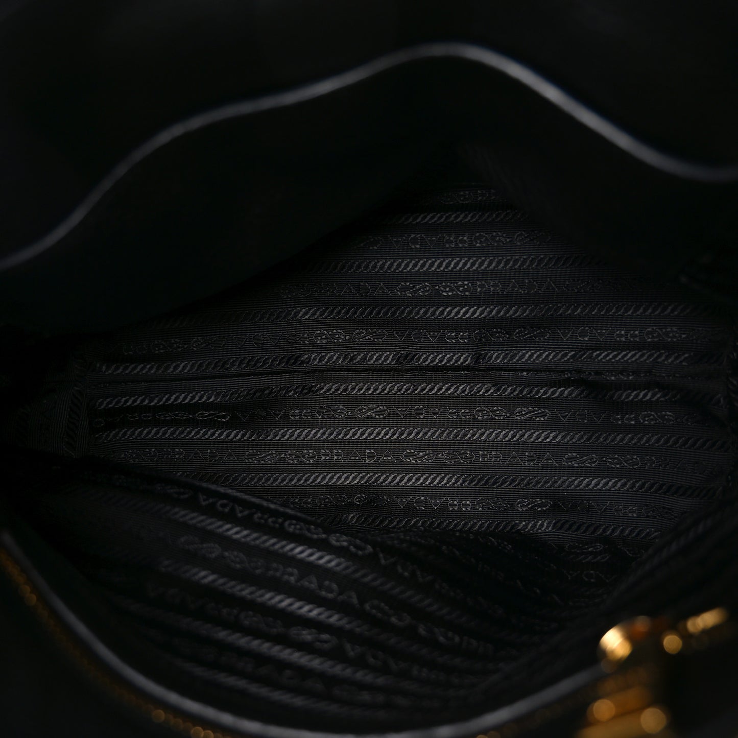 Vitello Daino Small Tote Black