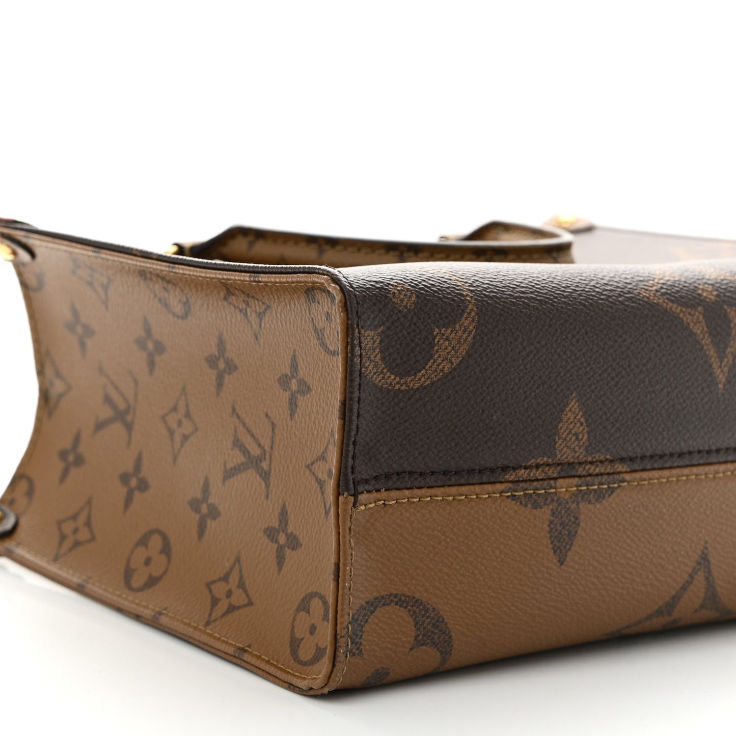Reverse Monogram Giant Onthego PM