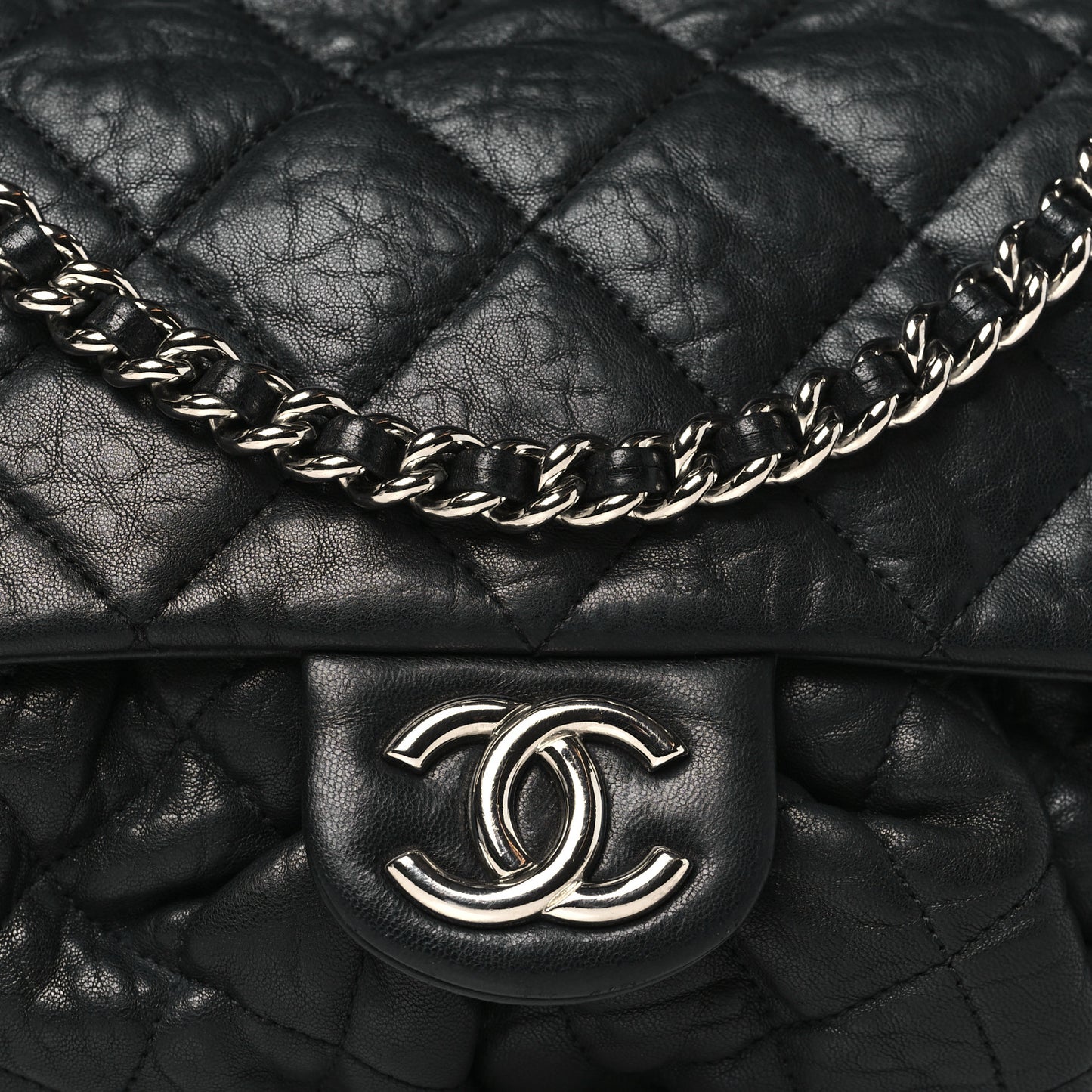 Washed Lambskin Quilted Medium Chain Around Messenger Black