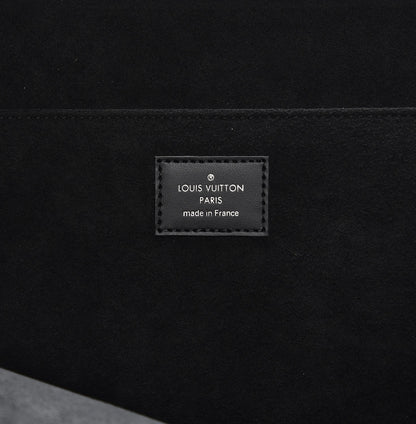 Louis Vuitton X SUPREME Epi Pochette Jour GM Black 6 of 8